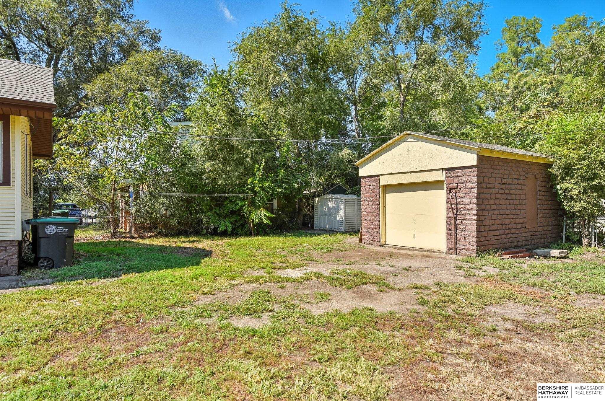 Omaha, Nebraska 68110, United States, 2 Bedrooms Bedrooms, ,2 BathroomsBathrooms,Residential,Pending,209384