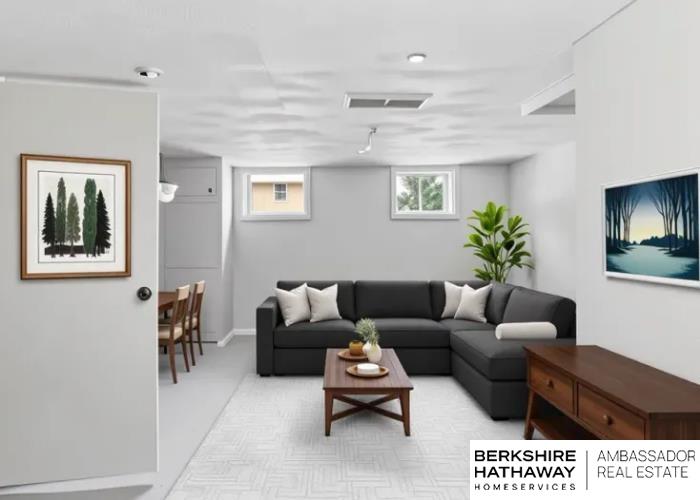 Omaha, Nebraska 68110, United States, 2 Bedrooms Bedrooms, ,2 BathroomsBathrooms,Residential,Pending,209384