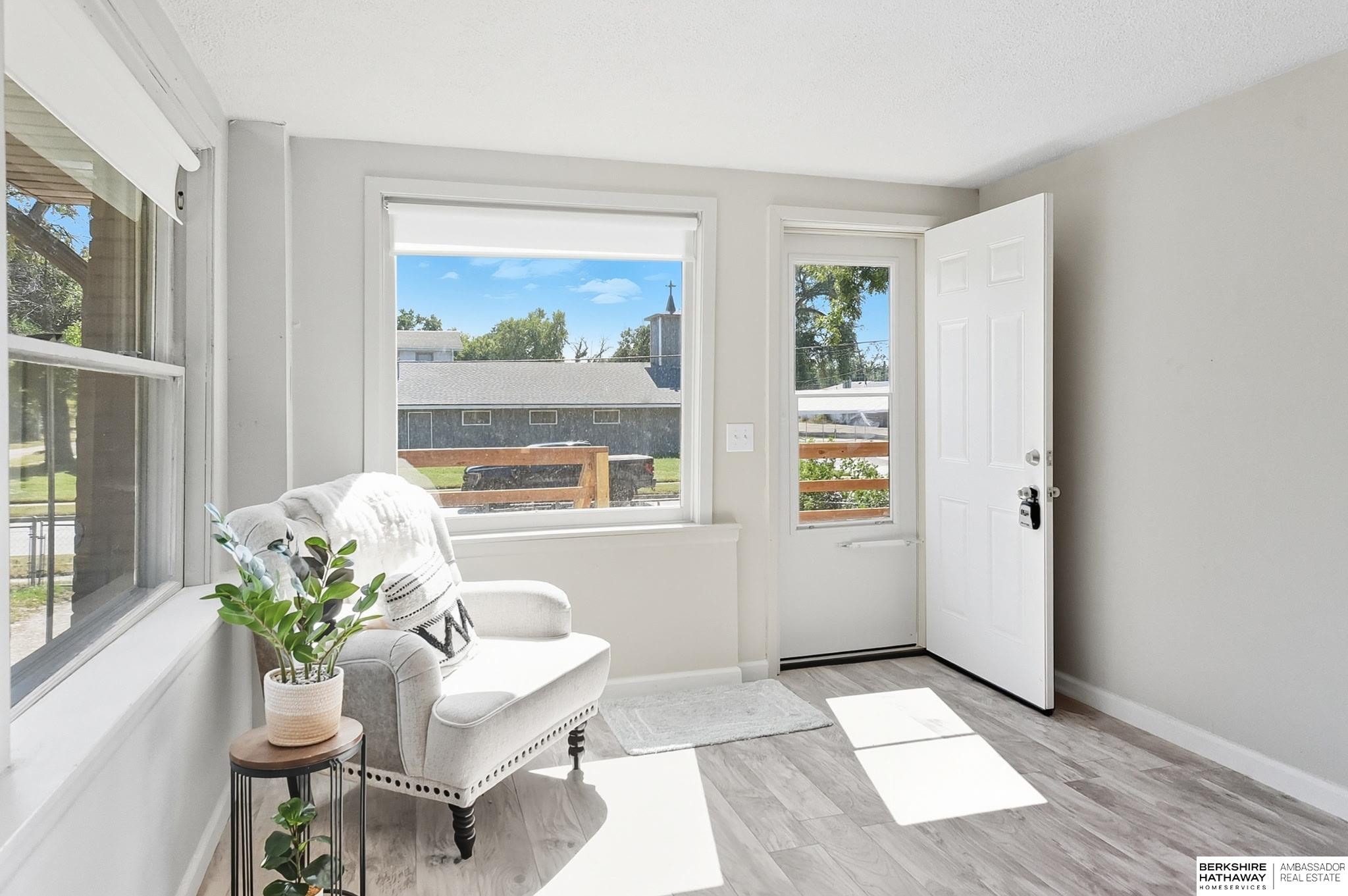 Omaha, Nebraska 68110, United States, 2 Bedrooms Bedrooms, ,2 BathroomsBathrooms,Residential,Pending,209384