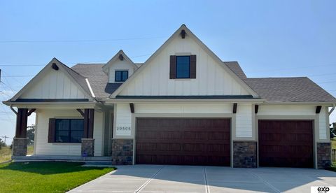 Photo of 20505 Ogden Street, Elkhorn, NE 68022 (MLS # 22606036)