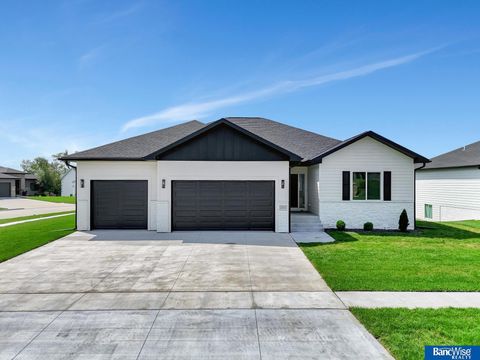 1515 E 9 Street, Hickman, NE 68372 - #: 22526552