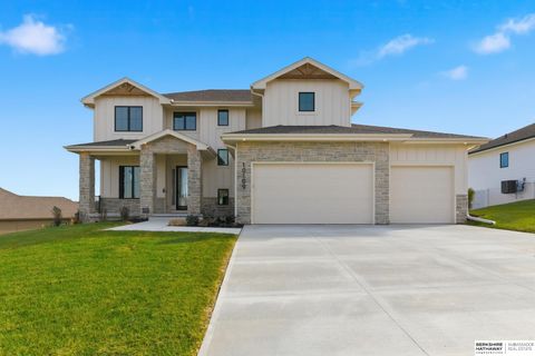 Photo of 10109 Laramie Street, Papillion, NE 68046 (MLS # 22613038)