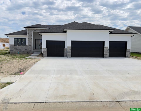 Photo of 12355 Lake Vista Drive, Papillion, NE 68046 (MLS # 22621009)