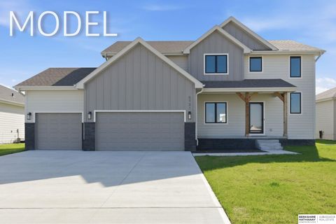 Photo of 5731 Kestrel Parkway, Elkhorn, NE 68022 (MLS # 22611063)
