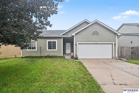 Photo of 7312 S 182 Street, Omaha, NE 68136 (MLS # 22626498)
