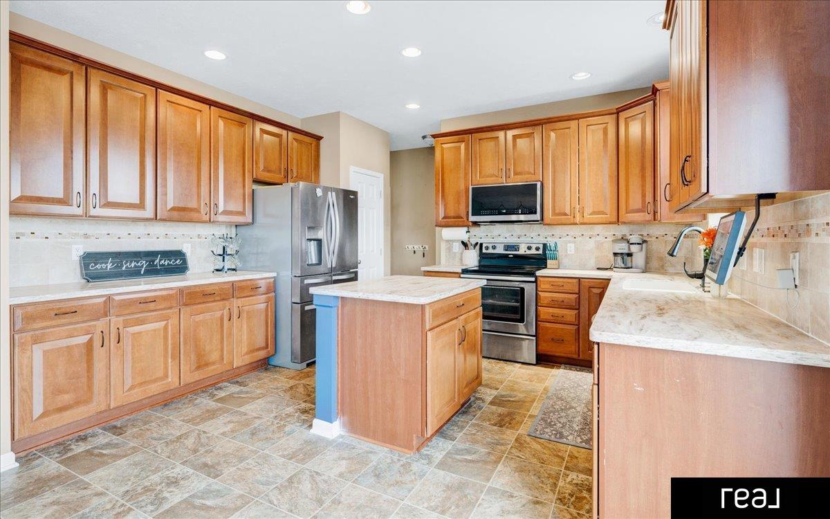 Papillion, Nebraska 68157, United States, 4 Bedrooms Bedrooms, ,2 BathroomsBathrooms,Residential,Active,187800