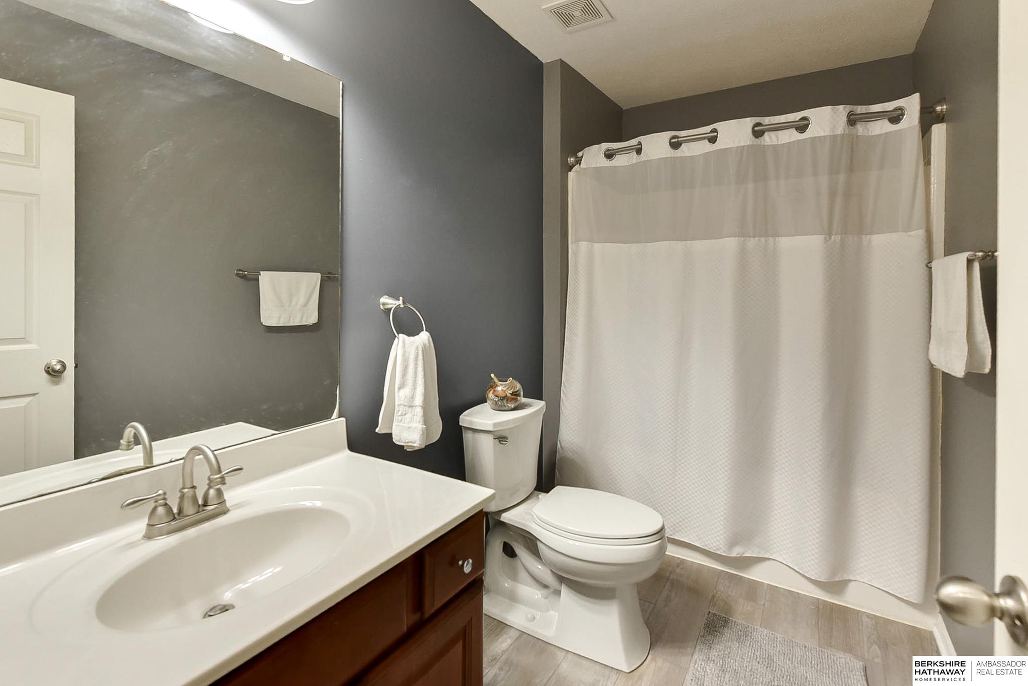 Omaha, Nebraska 68136, United States, 4 Bedrooms Bedrooms, ,2 BathroomsBathrooms,Residential,Active,154138