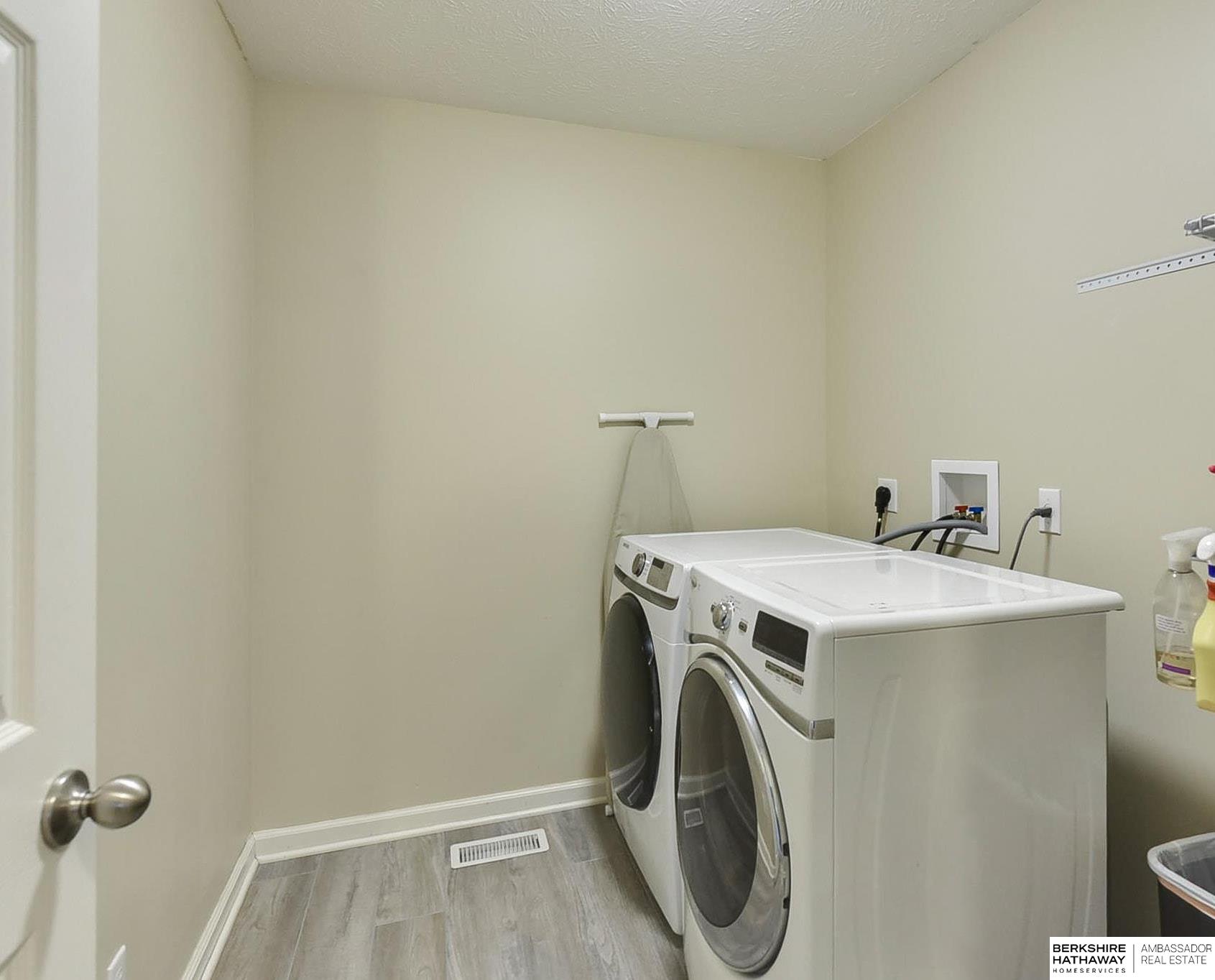 Omaha, Nebraska 68136, United States, 4 Bedrooms Bedrooms, ,2 BathroomsBathrooms,Residential,Active,154138