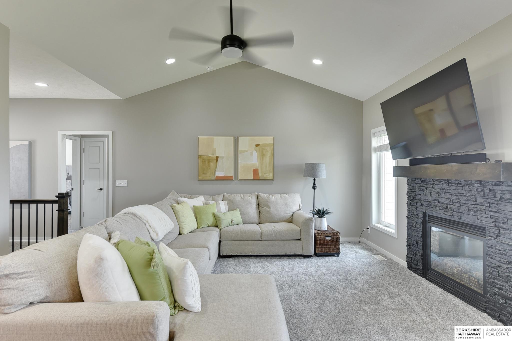 Valley, Nebraska 68064, United States, 5 Bedrooms Bedrooms, ,3 BathroomsBathrooms,Residential,Active,139953