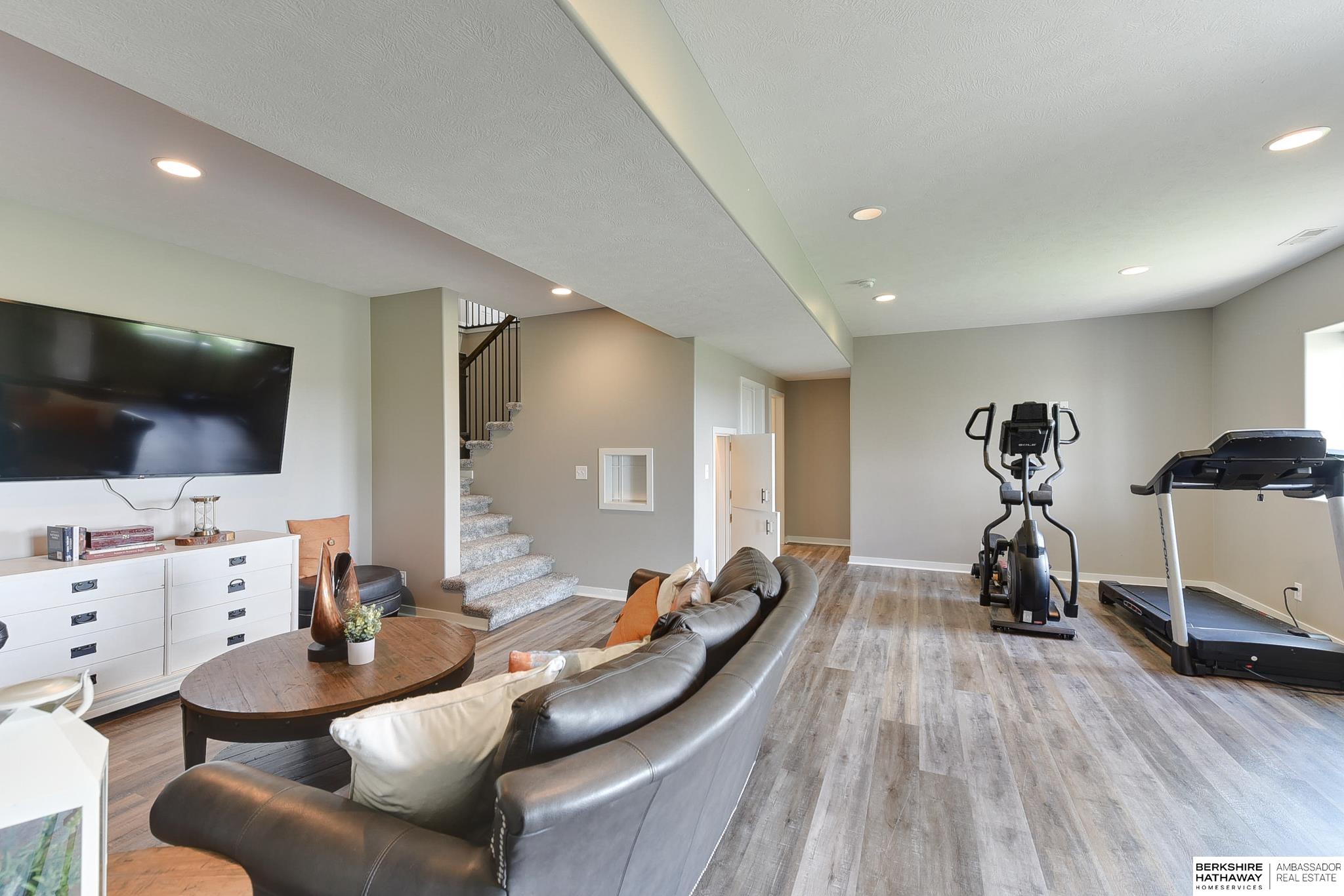 Valley, Nebraska 68064, United States, 5 Bedrooms Bedrooms, ,3 BathroomsBathrooms,Residential,Active,139953