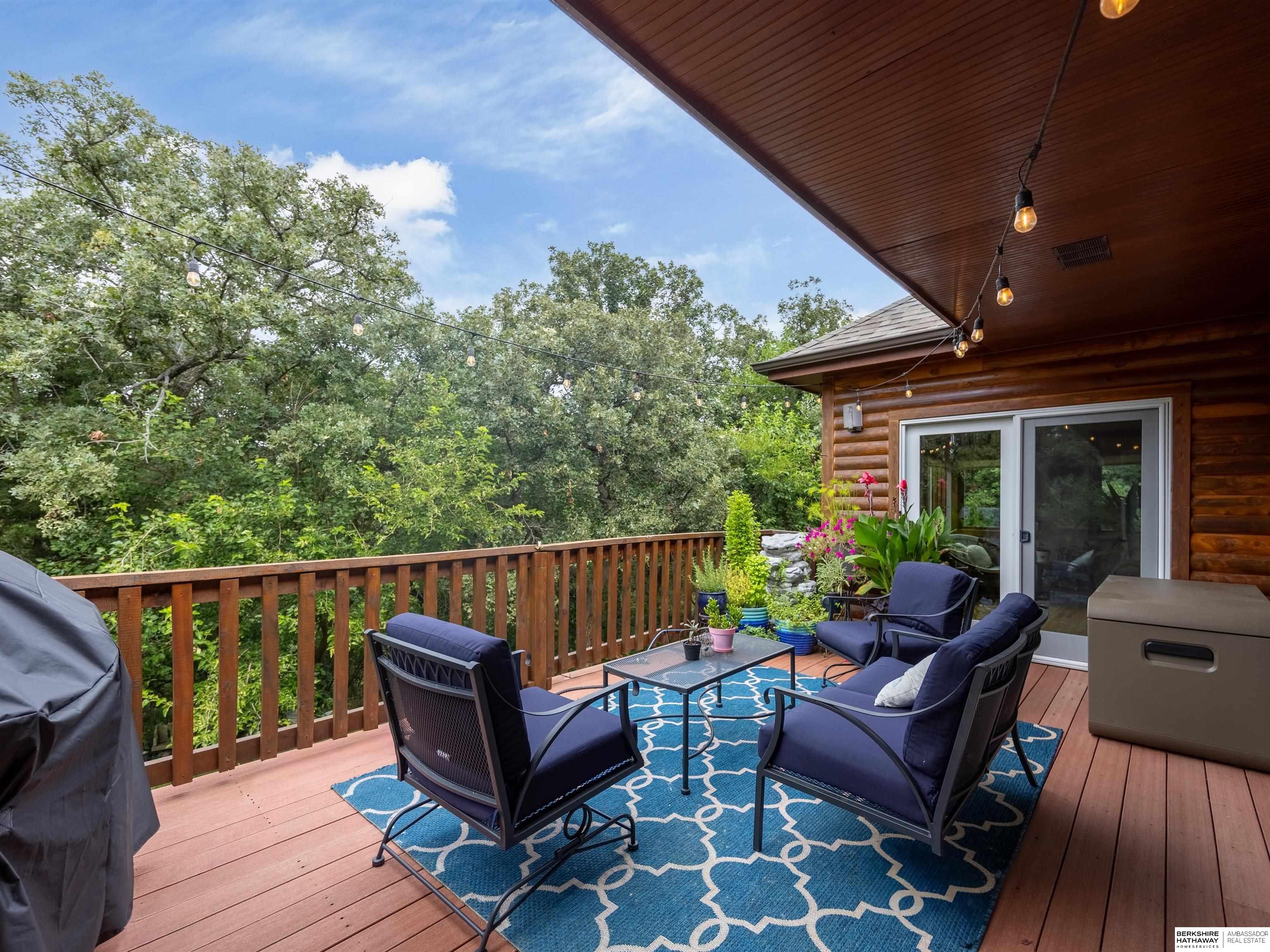 Louisville, Nebraska 68037, United States, 5 Bedrooms Bedrooms, ,4 BathroomsBathrooms,Residential,Pending,201241