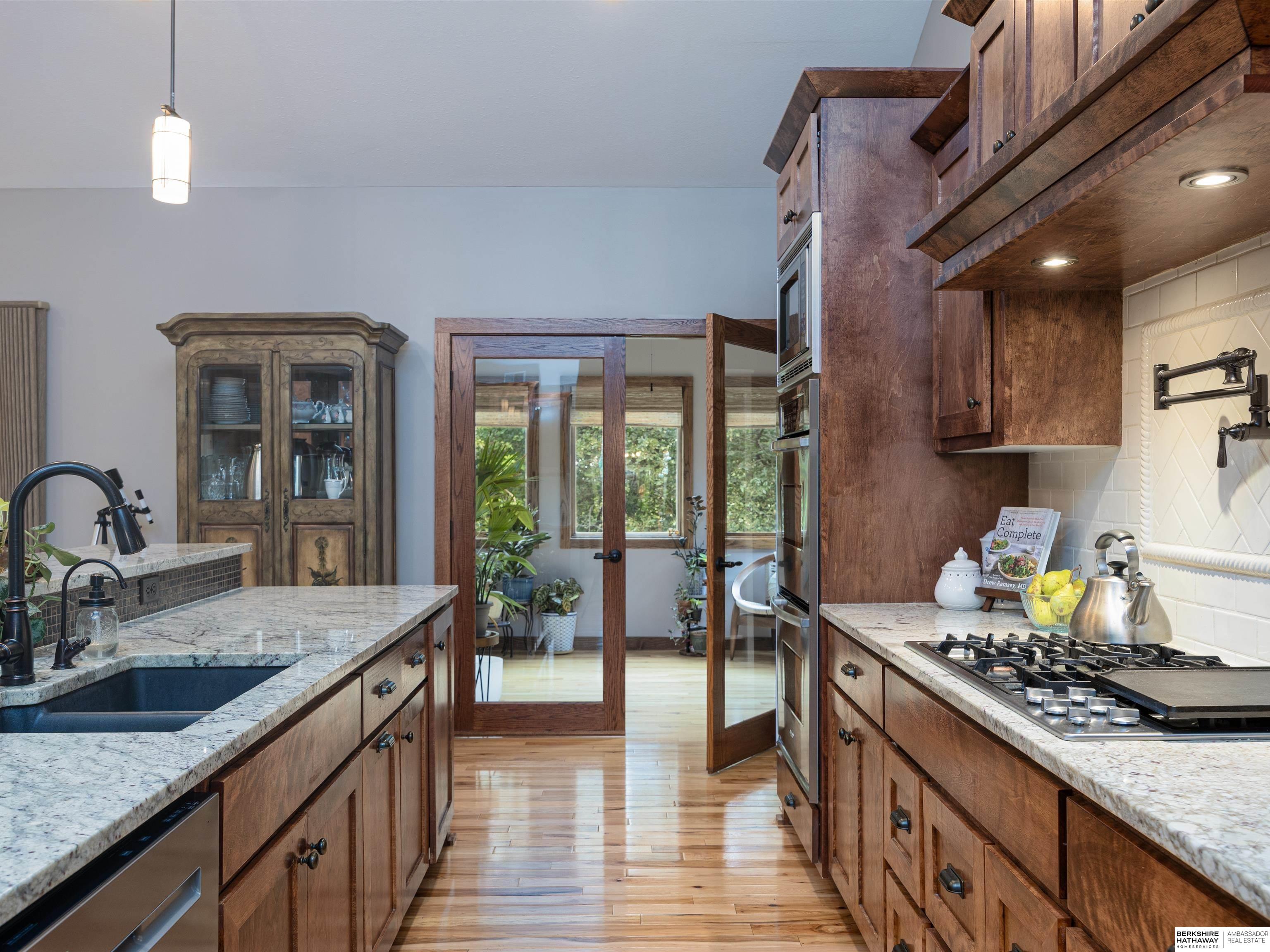 Louisville, Nebraska 68037, United States, 5 Bedrooms Bedrooms, ,4 BathroomsBathrooms,Residential,Pending,201241