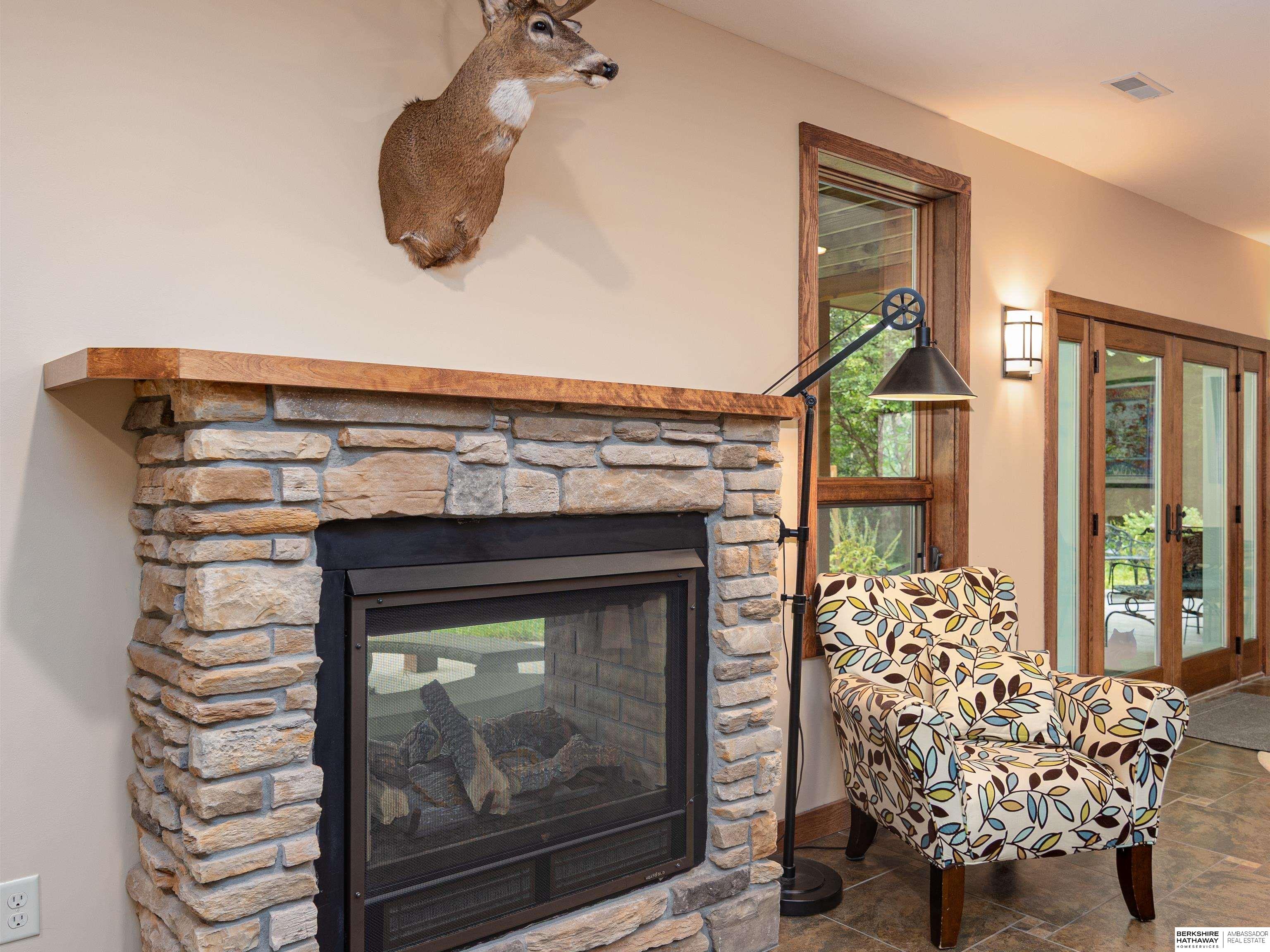 Louisville, Nebraska 68037, United States, 5 Bedrooms Bedrooms, ,4 BathroomsBathrooms,Residential,Pending,201241