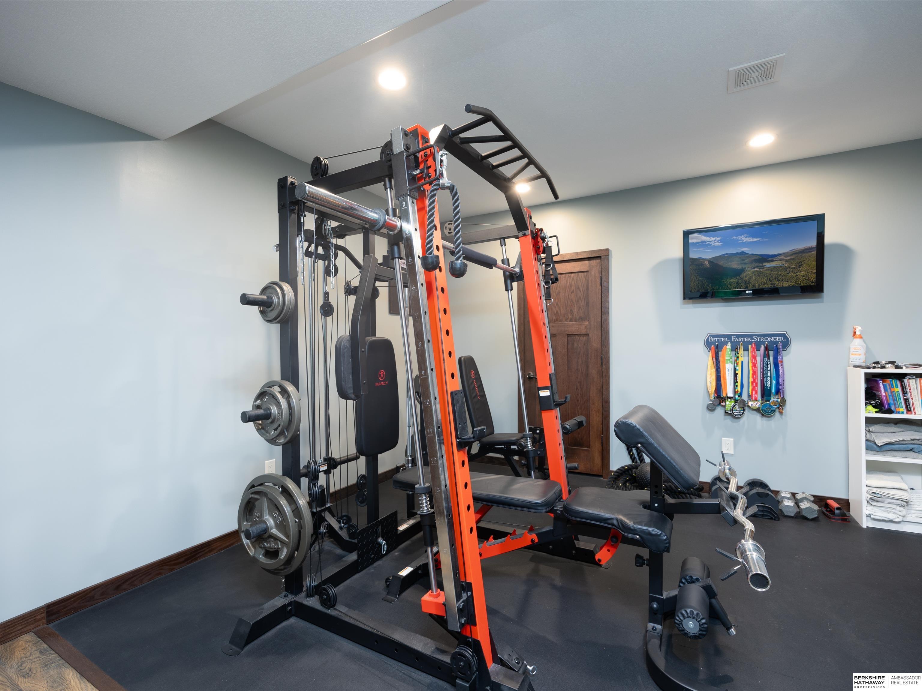 Louisville, Nebraska 68037, United States, 5 Bedrooms Bedrooms, ,4 BathroomsBathrooms,Residential,Pending,201241