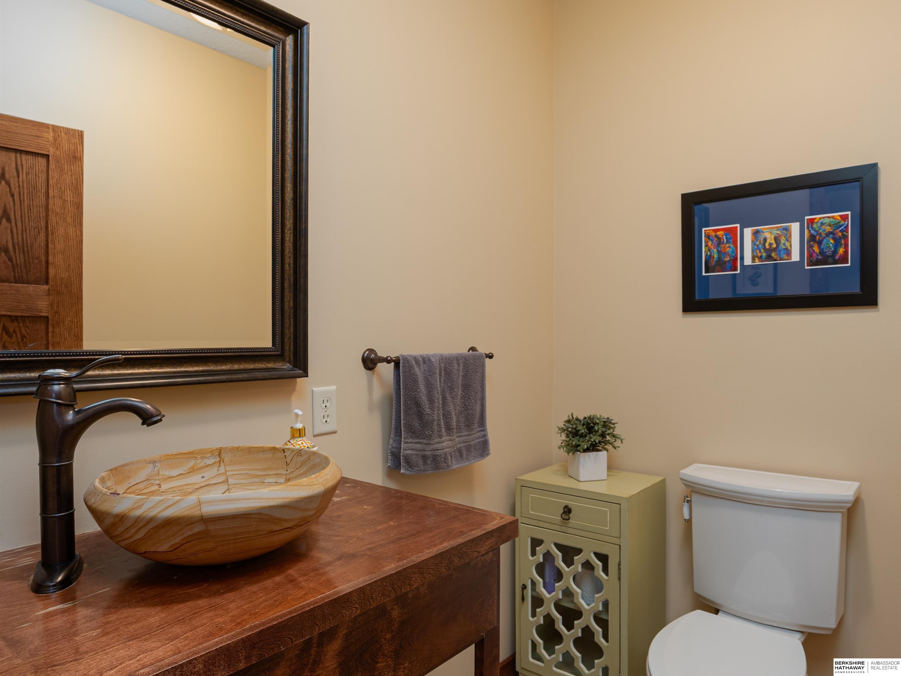 Louisville, Nebraska 68037, United States, 5 Bedrooms Bedrooms, ,4 BathroomsBathrooms,Residential,Pending,201241