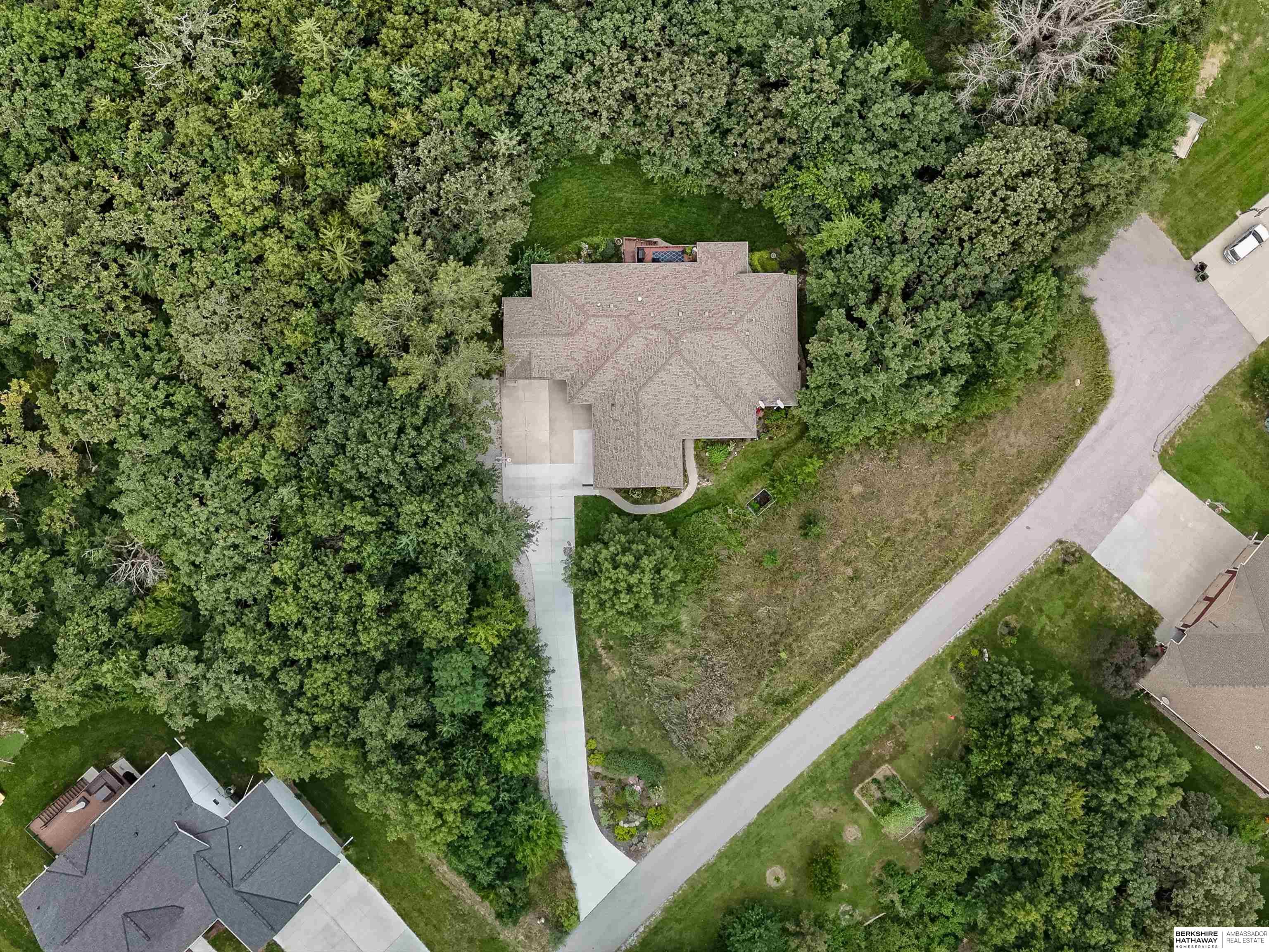 Louisville, Nebraska 68037, United States, 5 Bedrooms Bedrooms, ,4 BathroomsBathrooms,Residential,Pending,201241