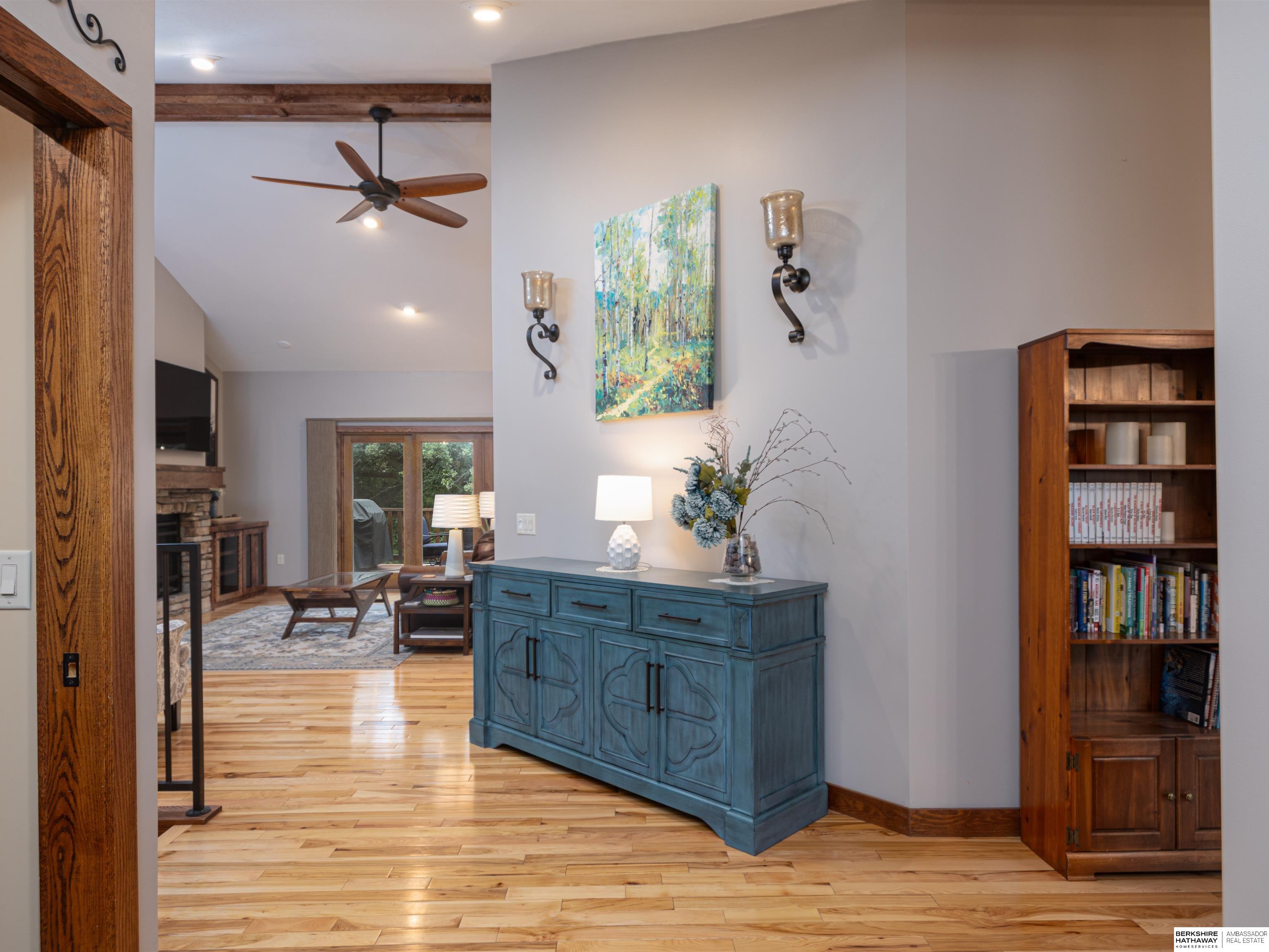 Louisville, Nebraska 68037, United States, 5 Bedrooms Bedrooms, ,4 BathroomsBathrooms,Residential,Pending,201241