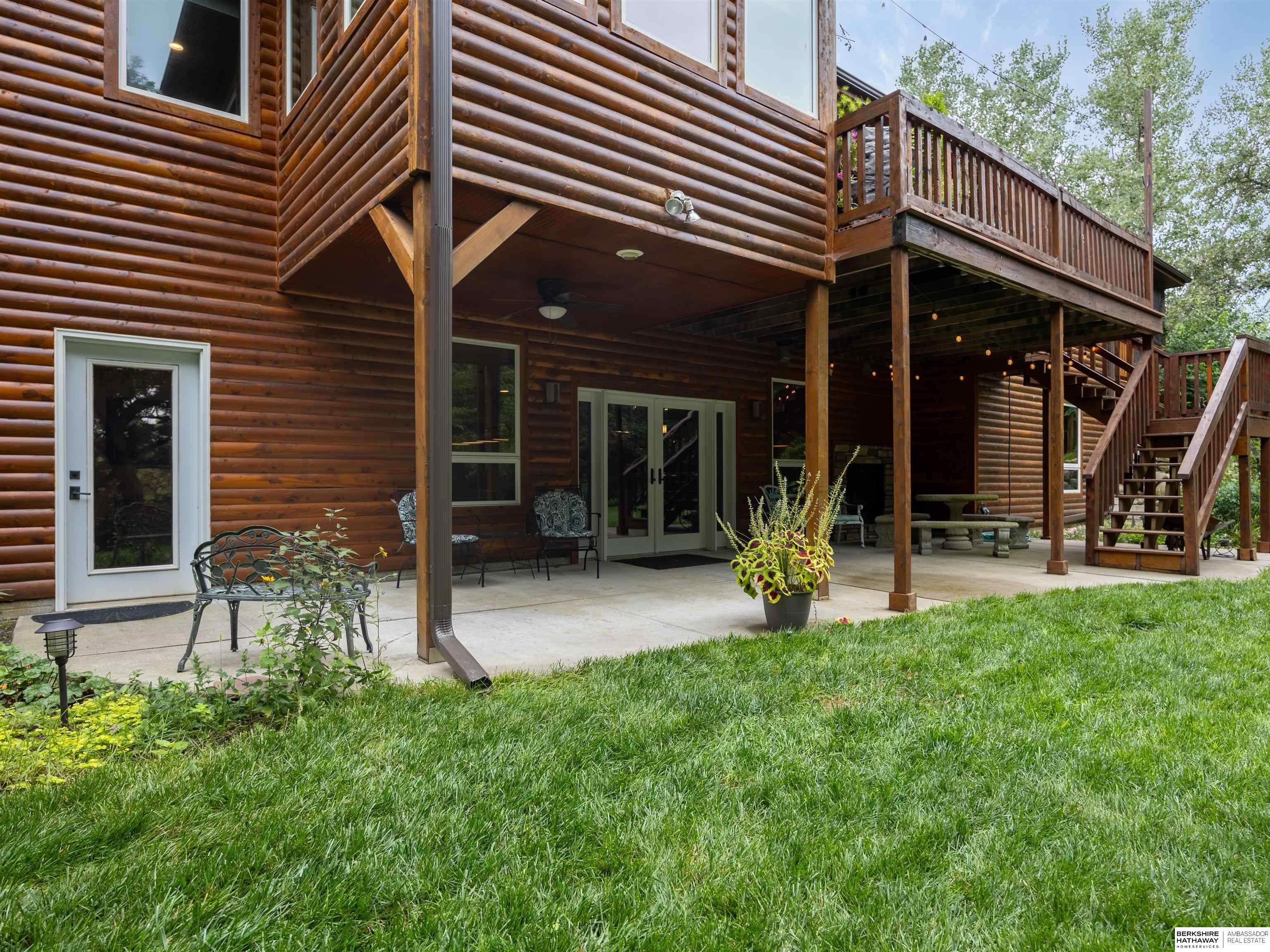 Louisville, Nebraska 68037, United States, 5 Bedrooms Bedrooms, ,4 BathroomsBathrooms,Residential,Pending,201241