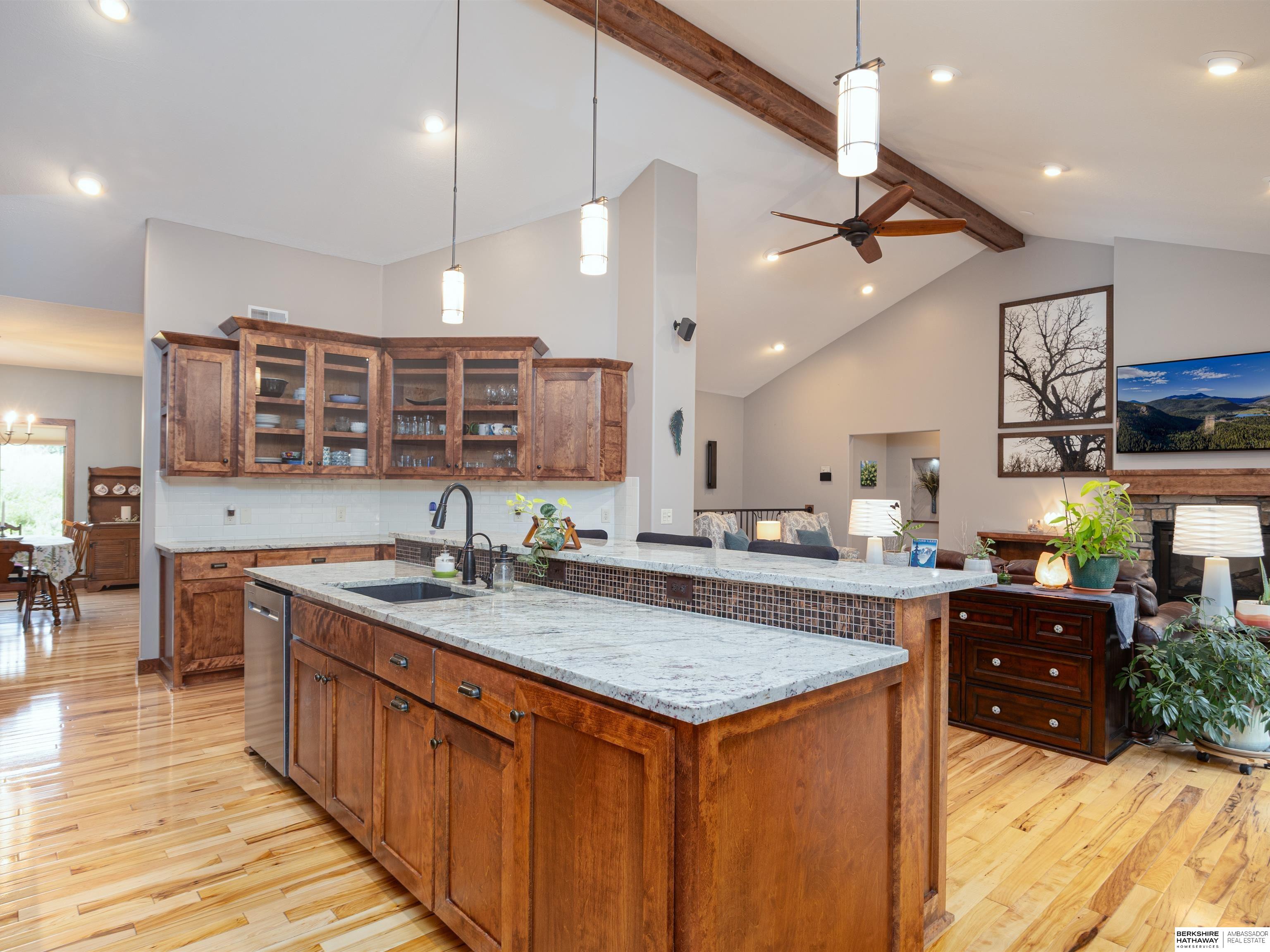 Louisville, Nebraska 68037, United States, 5 Bedrooms Bedrooms, ,4 BathroomsBathrooms,Residential,Pending,201241