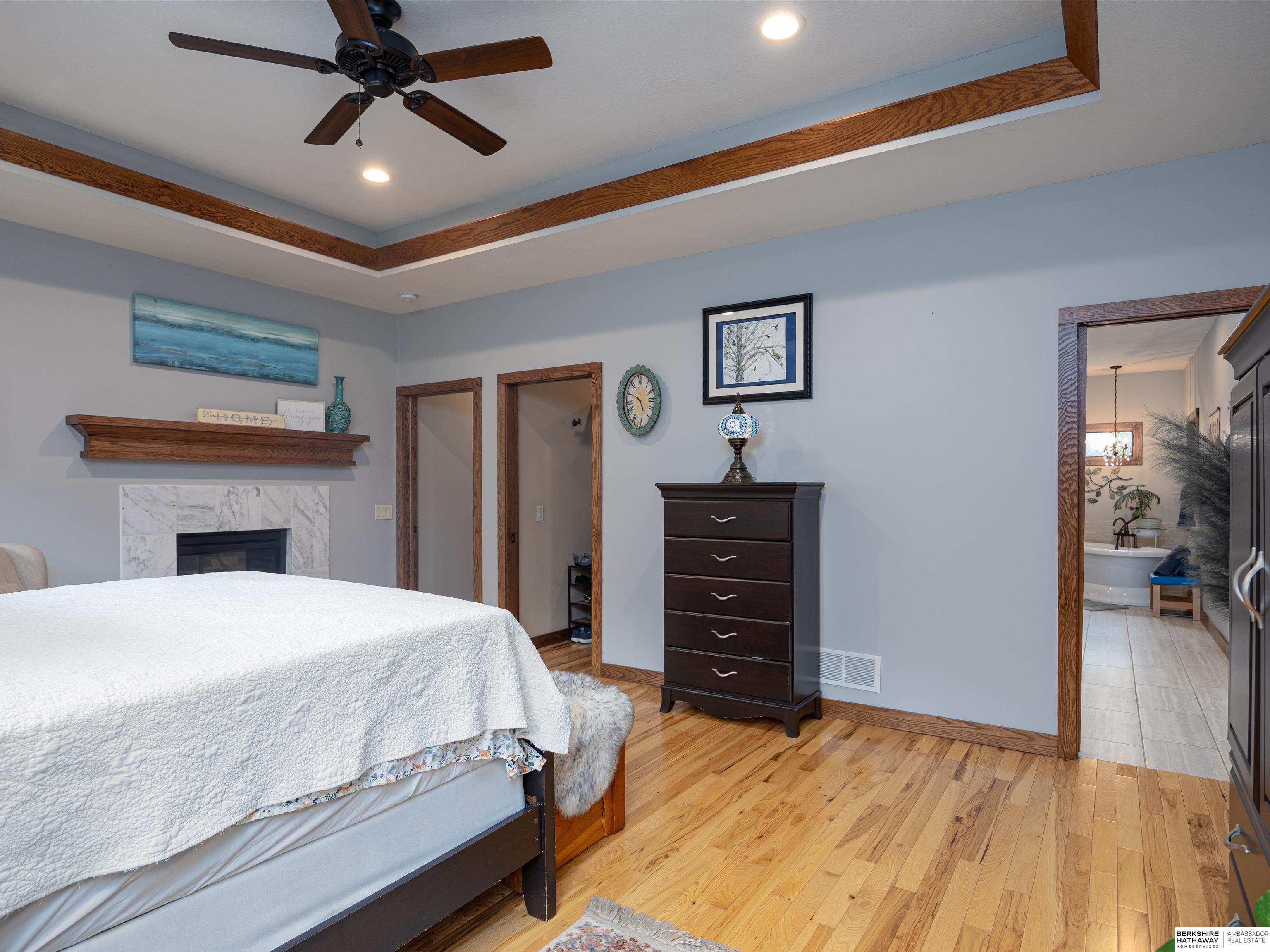 Louisville, Nebraska 68037, United States, 5 Bedrooms Bedrooms, ,4 BathroomsBathrooms,Residential,Pending,201241