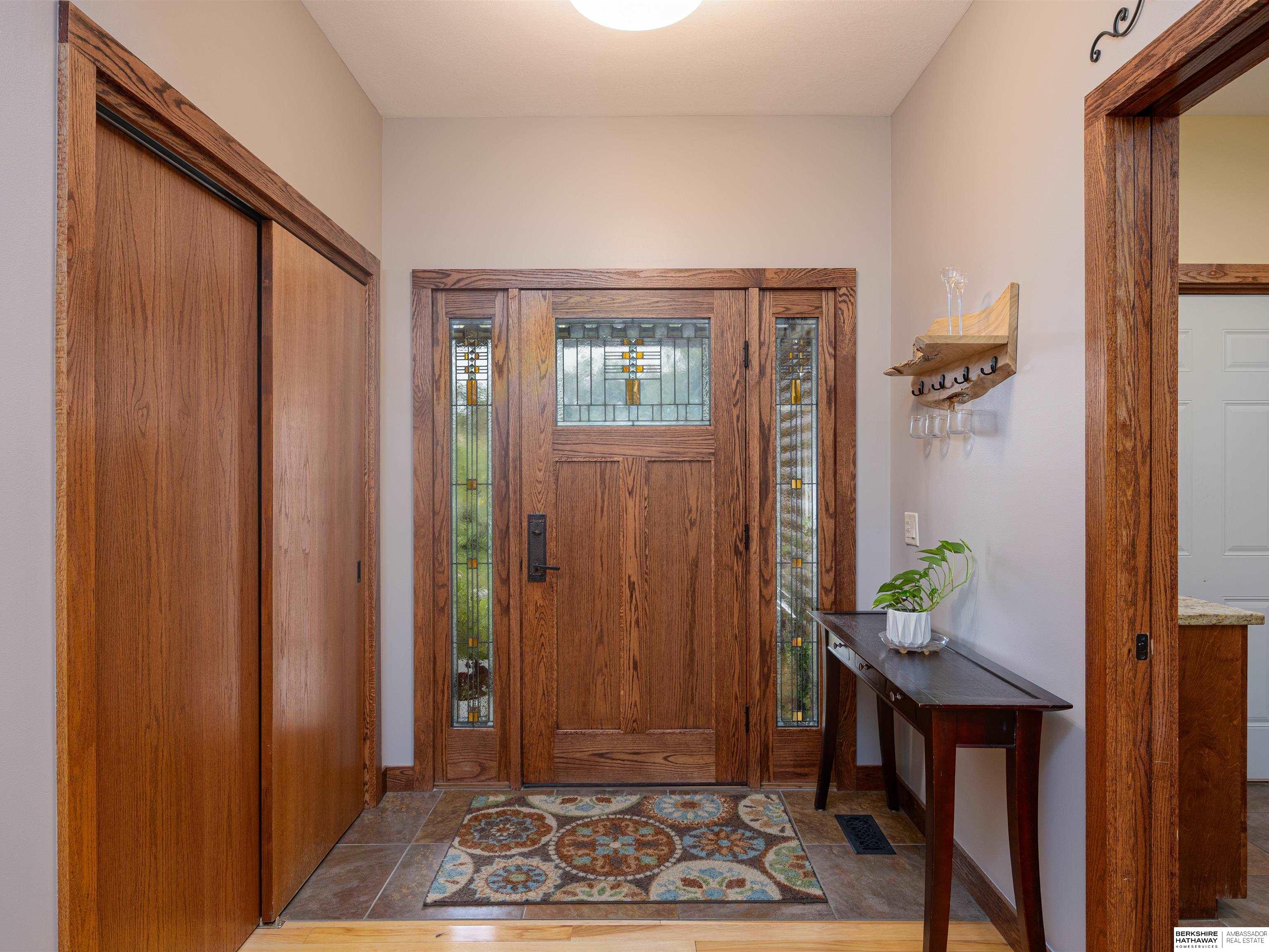 Louisville, Nebraska 68037, United States, 5 Bedrooms Bedrooms, ,4 BathroomsBathrooms,Residential,Pending,201241