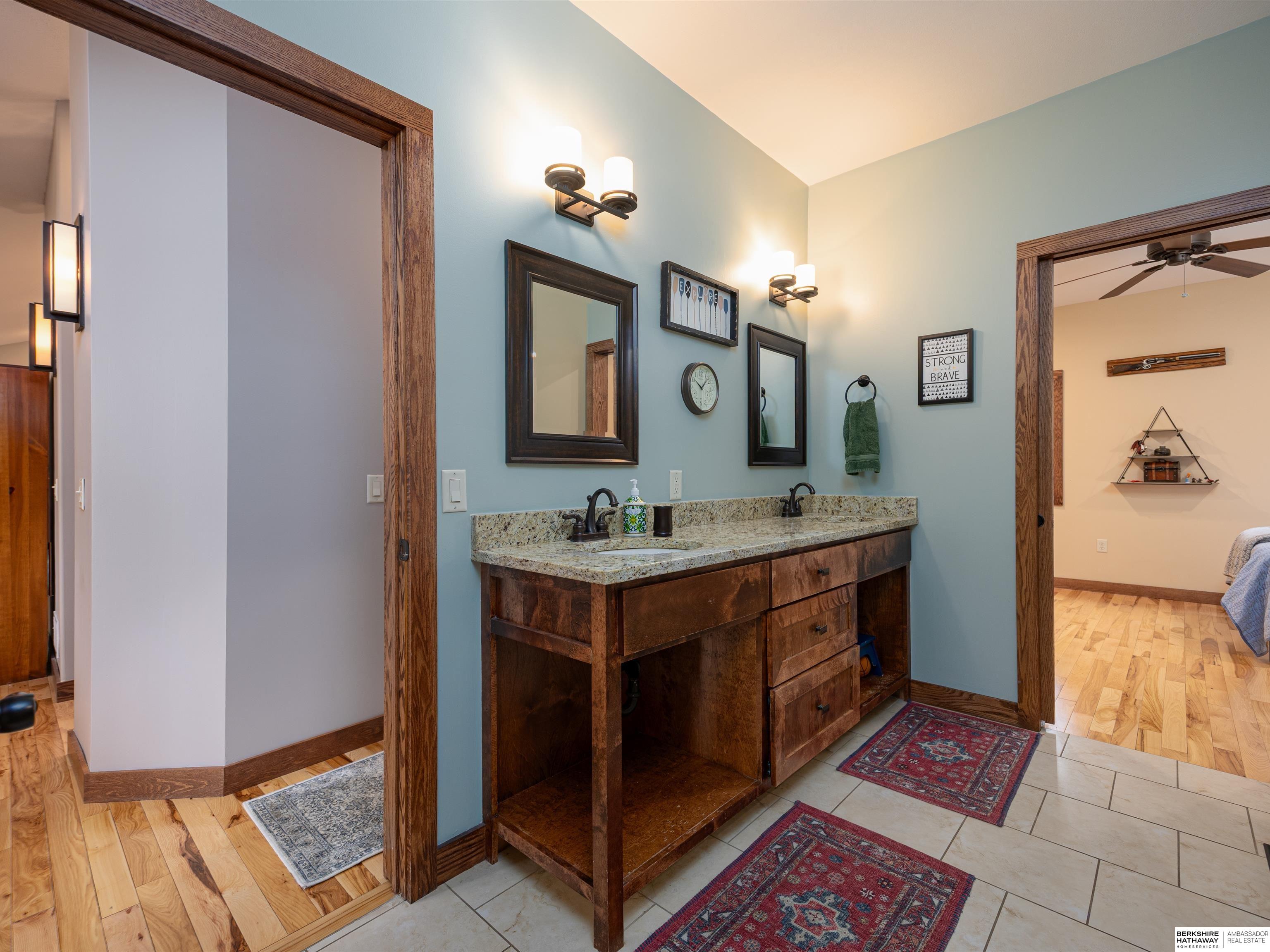 Louisville, Nebraska 68037, United States, 5 Bedrooms Bedrooms, ,4 BathroomsBathrooms,Residential,Pending,201241