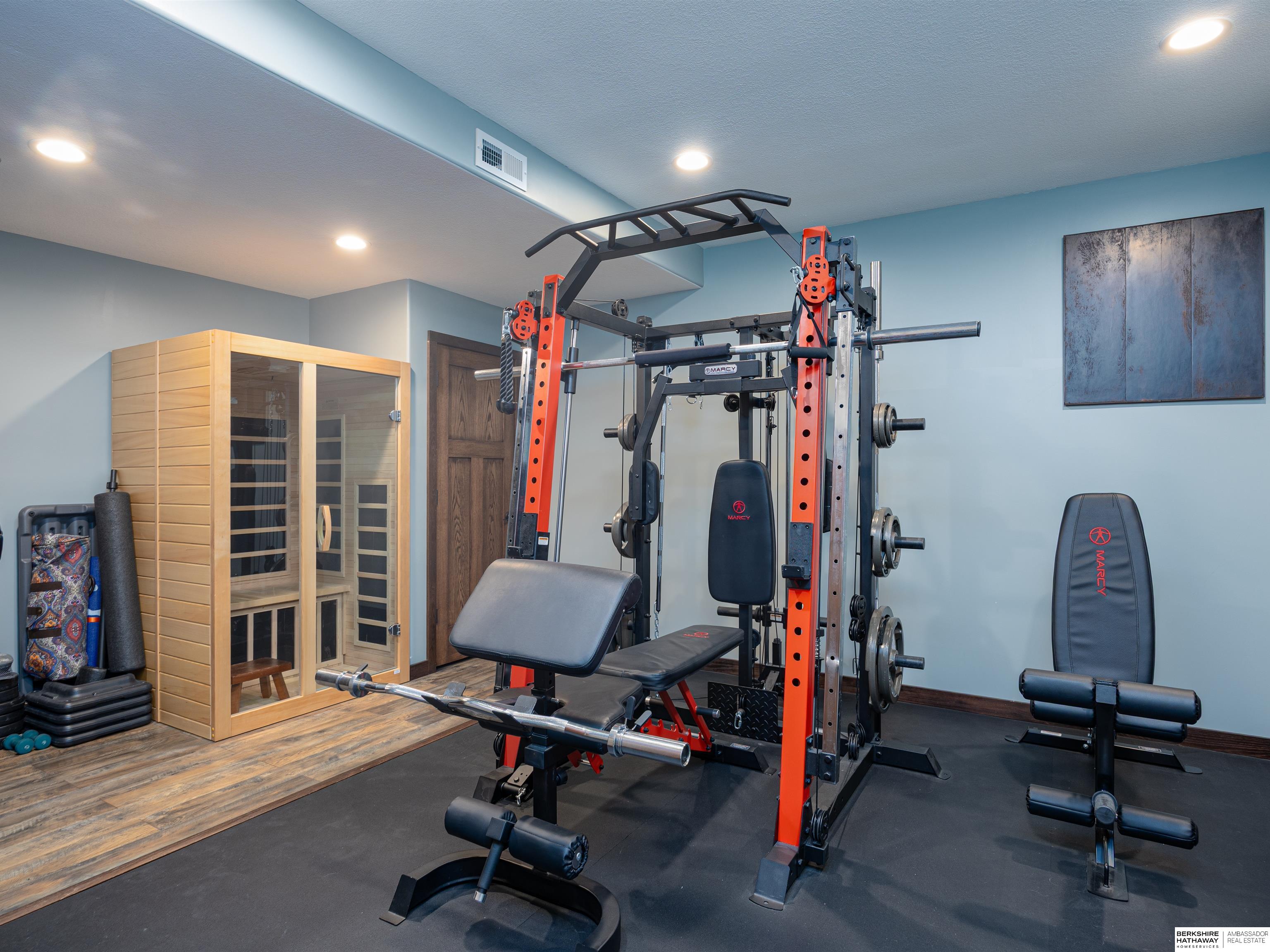 Louisville, Nebraska 68037, United States, 5 Bedrooms Bedrooms, ,4 BathroomsBathrooms,Residential,Pending,201241