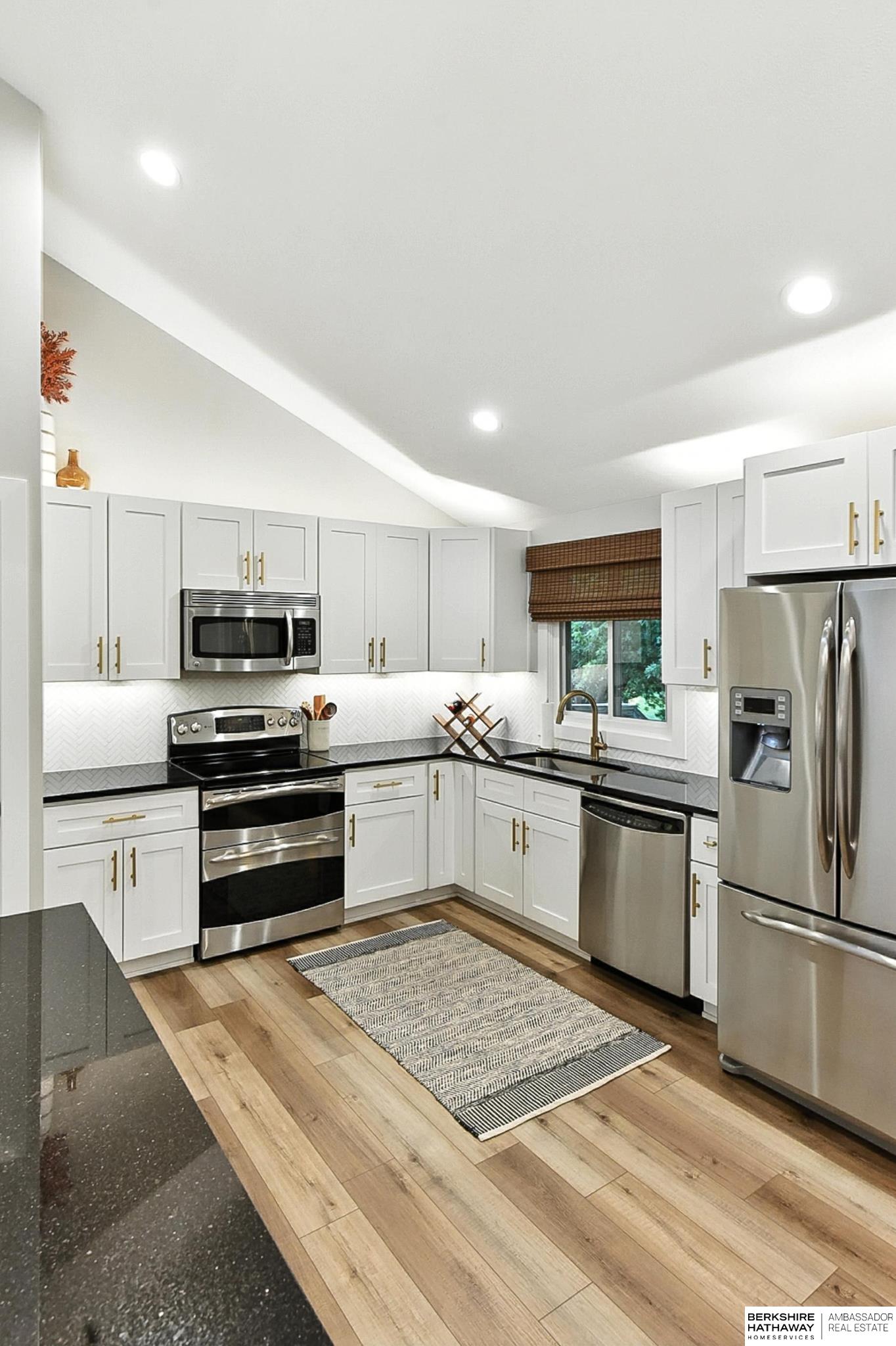 Omaha, Nebraska 68164, United States, 3 Bedrooms Bedrooms, ,2 BathroomsBathrooms,Residential,Active,169840