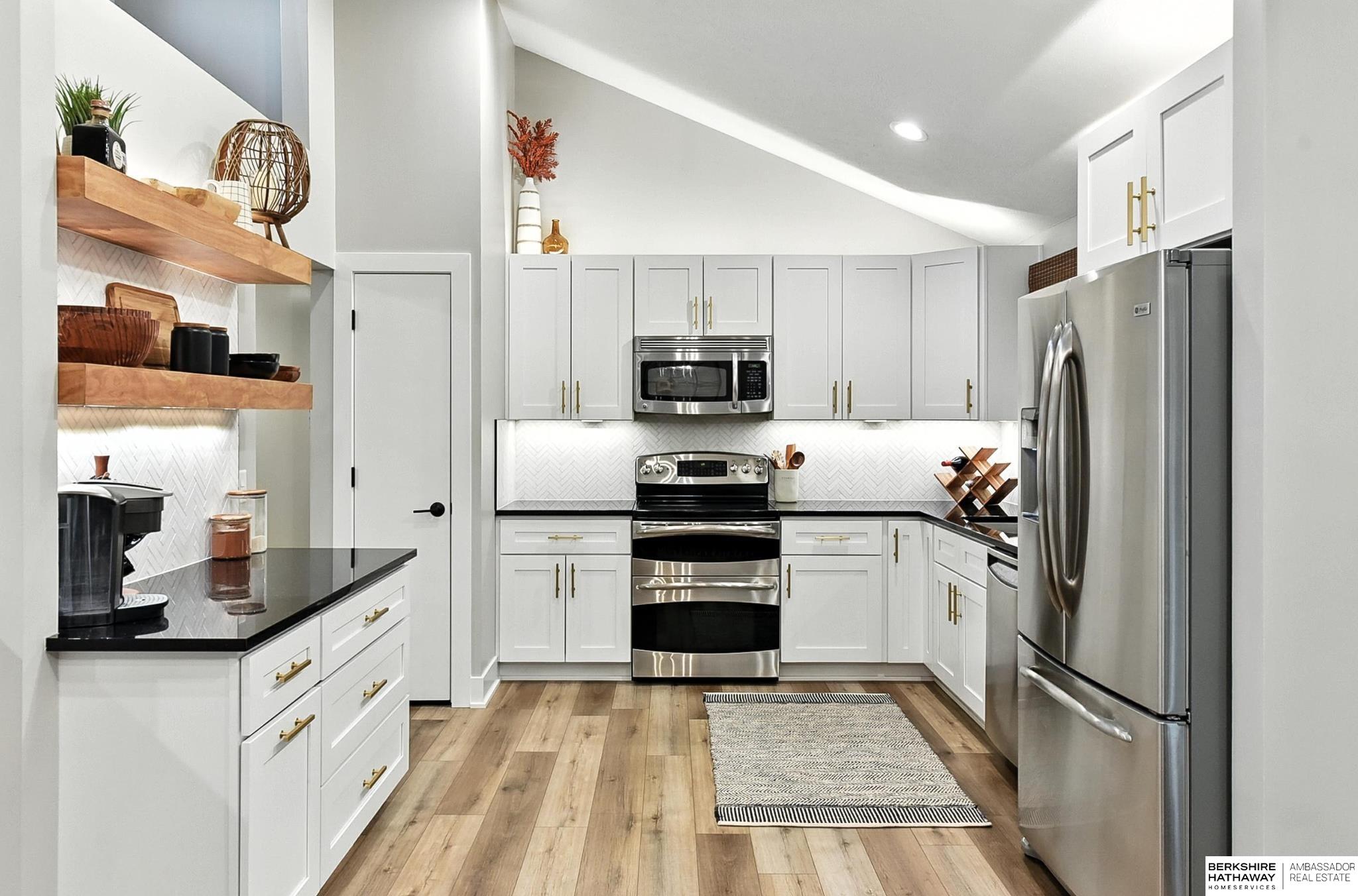 Omaha, Nebraska 68164, United States, 3 Bedrooms Bedrooms, ,2 BathroomsBathrooms,Residential,Active,169840