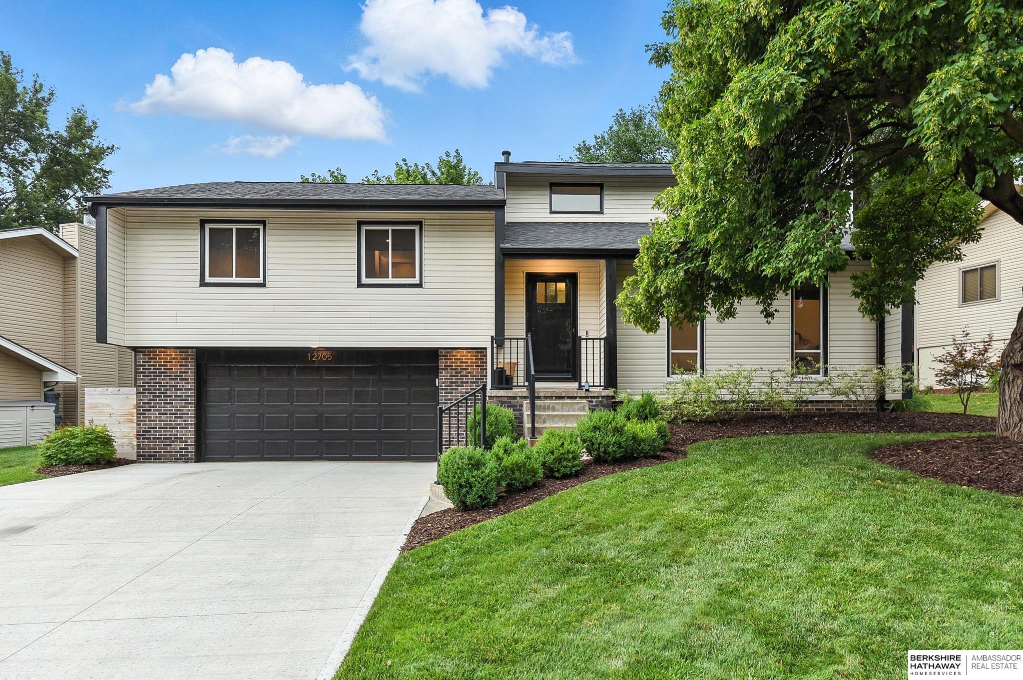 Omaha, Nebraska 68164, United States, 3 Bedrooms Bedrooms, ,2 BathroomsBathrooms,Residential,Active,169840