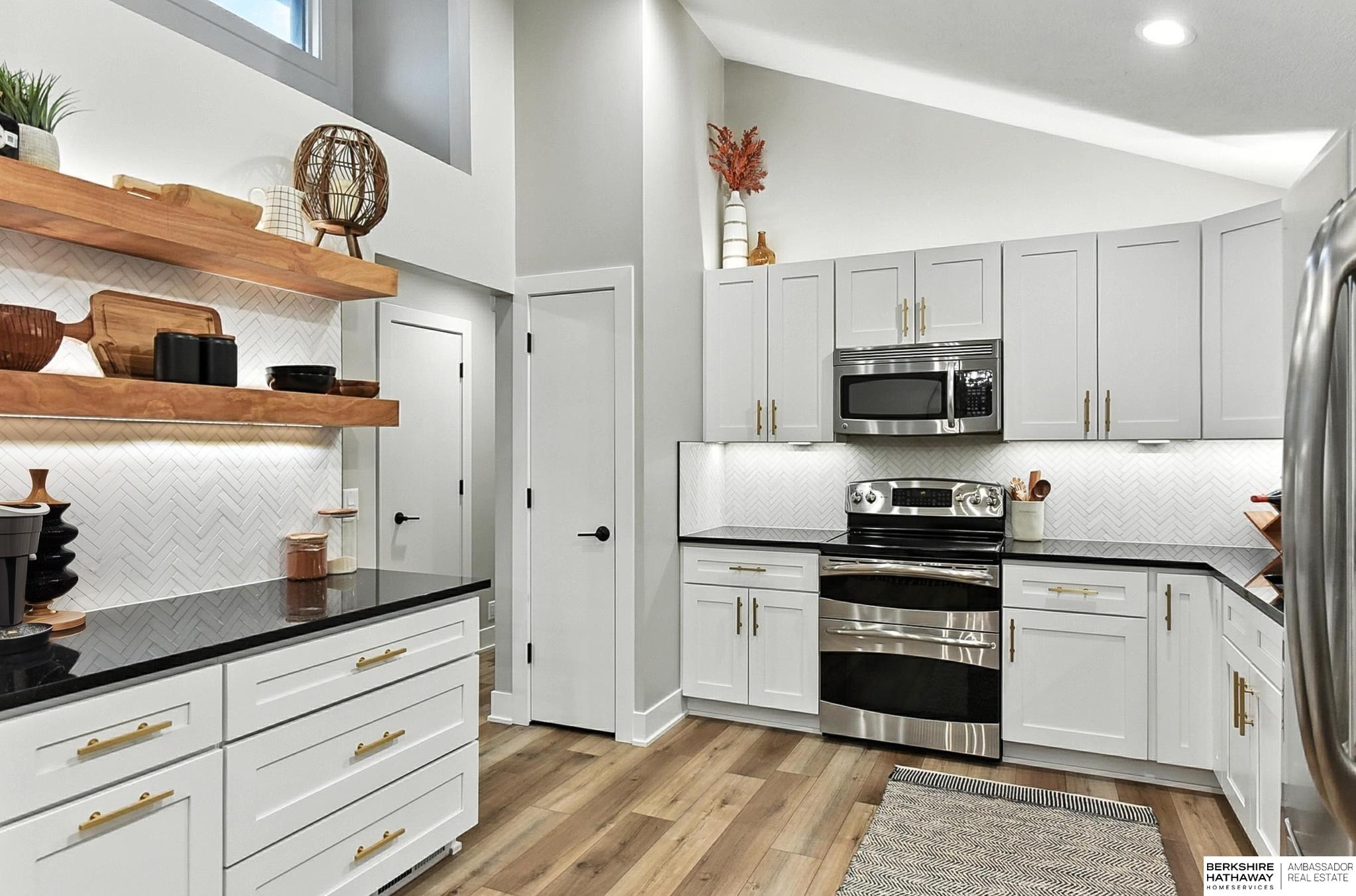 Omaha, Nebraska 68164, United States, 3 Bedrooms Bedrooms, ,2 BathroomsBathrooms,Residential,Active,169840