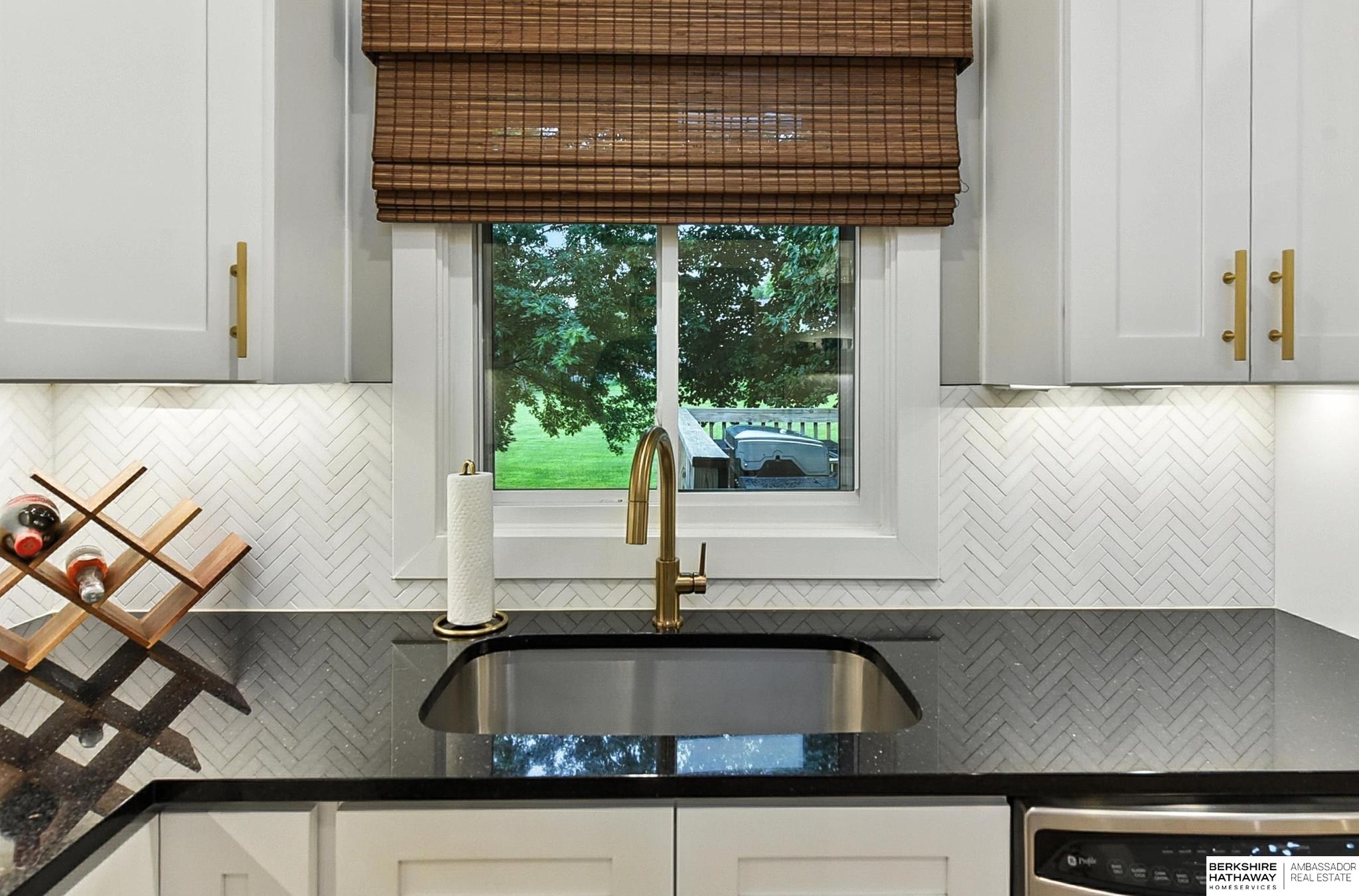 Omaha, Nebraska 68164, United States, 3 Bedrooms Bedrooms, ,2 BathroomsBathrooms,Residential,Active,169840