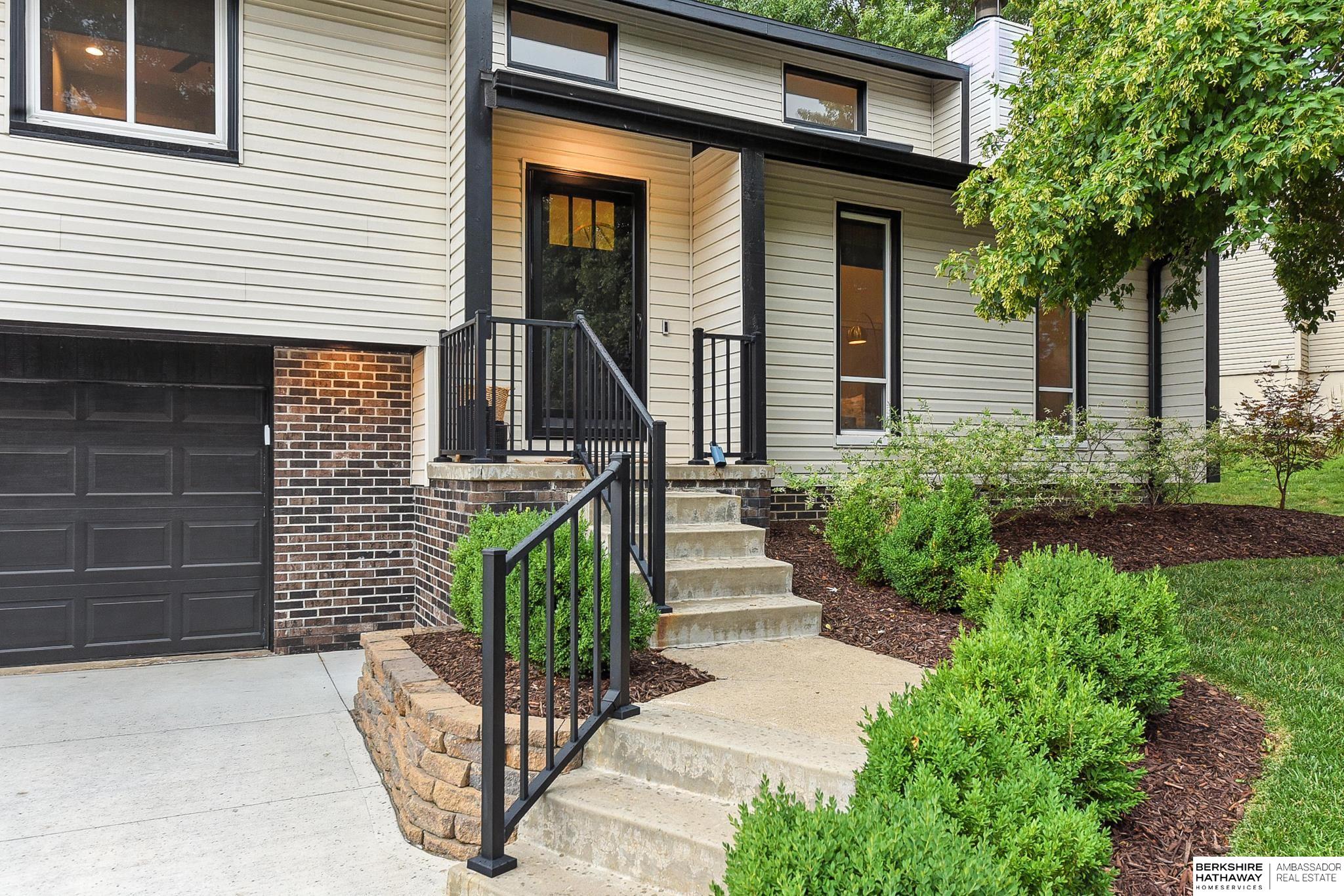 Omaha, Nebraska 68164, United States, 3 Bedrooms Bedrooms, ,2 BathroomsBathrooms,Residential,Active,169840