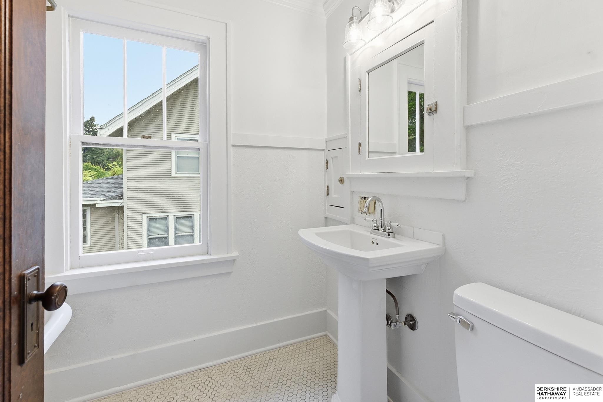 Omaha, Nebraska 68131, United States, 4 Bedrooms Bedrooms, ,2 BathroomsBathrooms,Residential,Active,235872