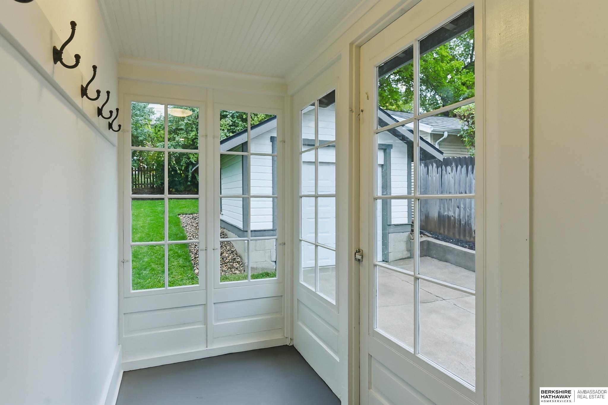 Omaha, Nebraska 68131, United States, 4 Bedrooms Bedrooms, ,2 BathroomsBathrooms,Residential,Active,235872