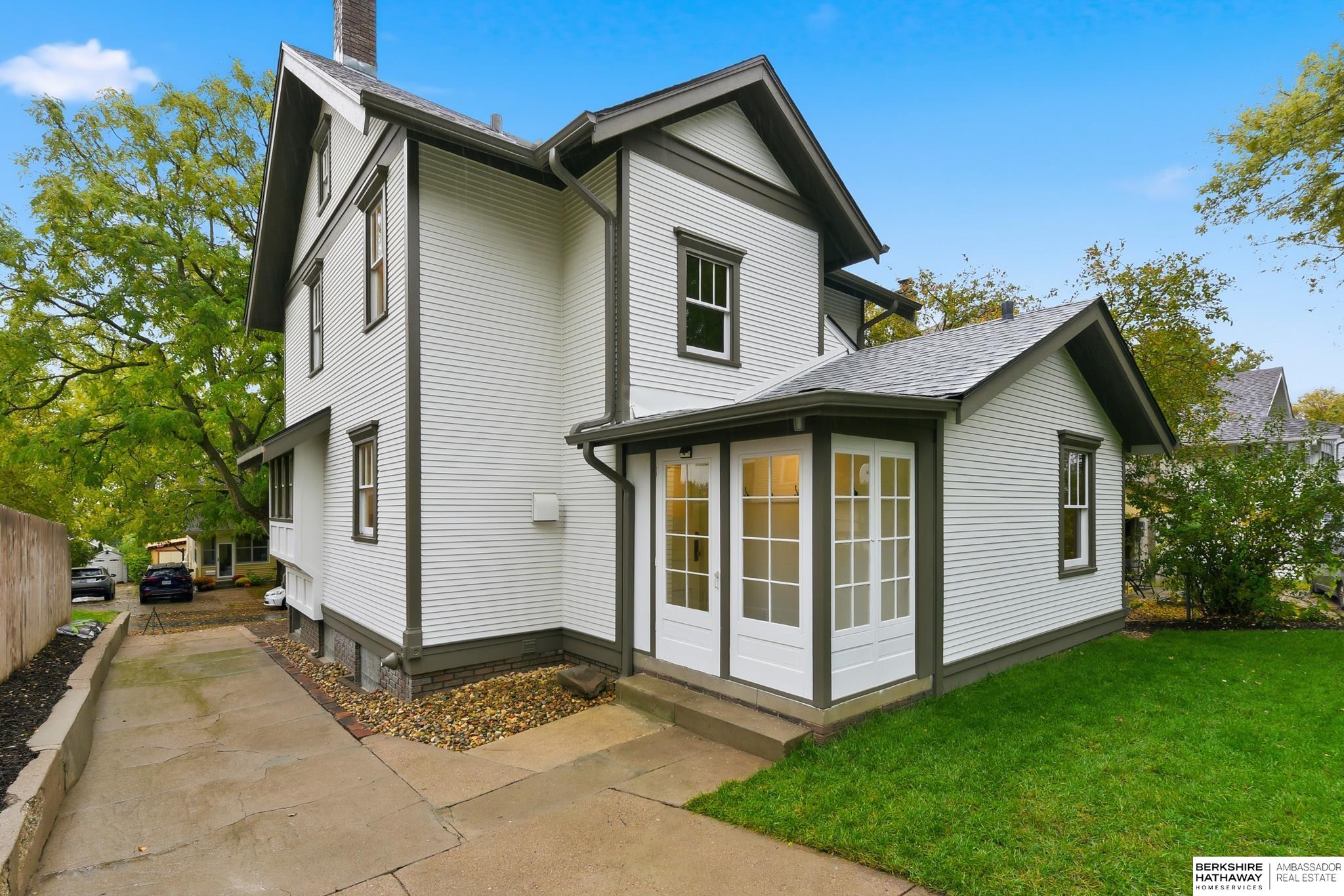 Omaha, Nebraska 68131, United States, 4 Bedrooms Bedrooms, ,2 BathroomsBathrooms,Residential,Active,235872