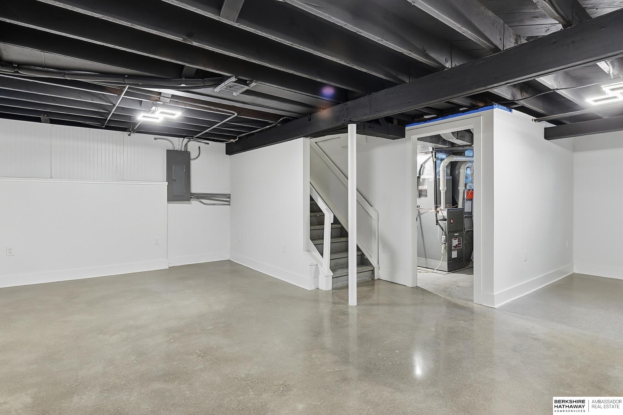 Omaha, Nebraska 68131, United States, 4 Bedrooms Bedrooms, ,2 BathroomsBathrooms,Residential,Active,235872