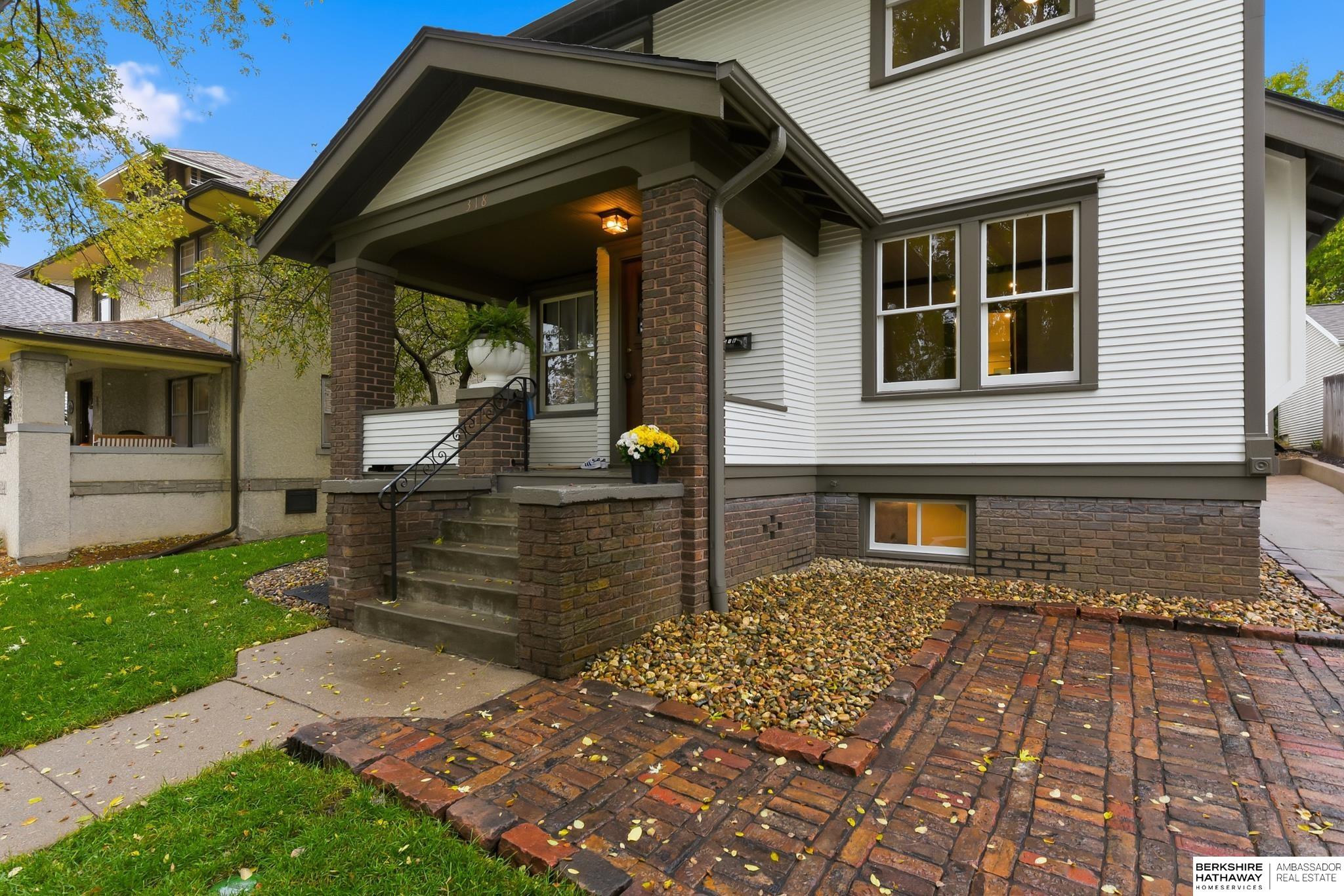 Omaha, Nebraska 68131, United States, 4 Bedrooms Bedrooms, ,2 BathroomsBathrooms,Residential,Active,235872