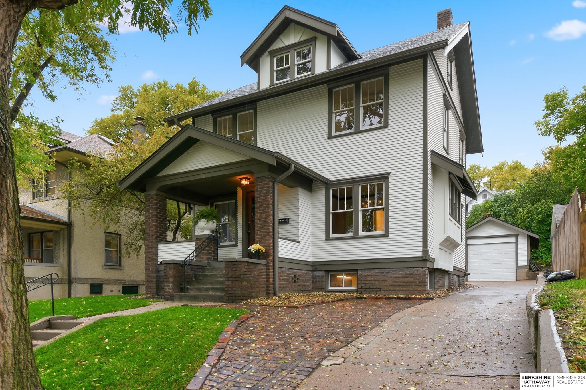 Omaha, Nebraska 68131, United States, 4 Bedrooms Bedrooms, ,2 BathroomsBathrooms,Residential,Active,235872