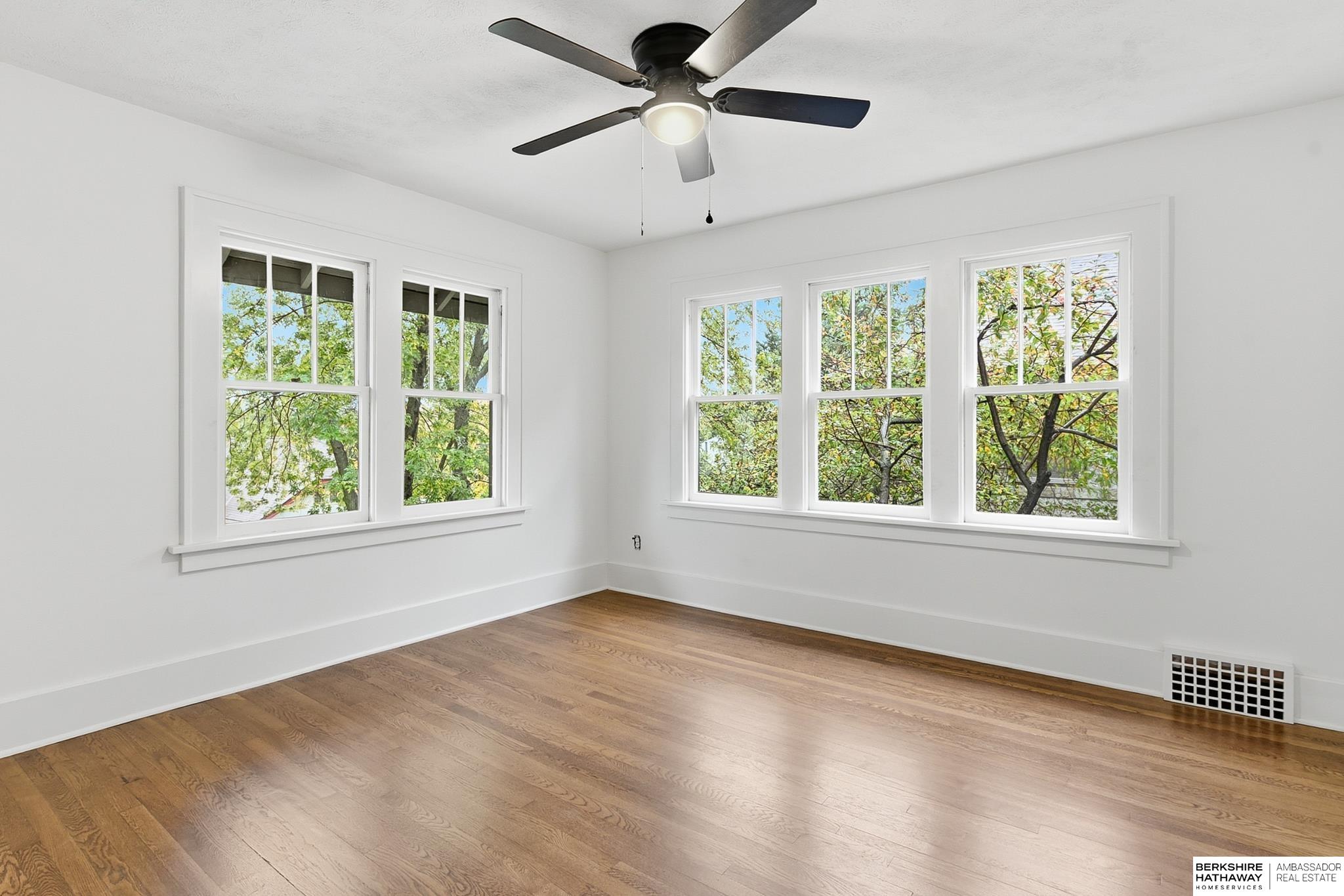 Omaha, Nebraska 68131, United States, 4 Bedrooms Bedrooms, ,2 BathroomsBathrooms,Residential,Active,235872