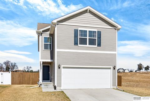 Photo of 9438 Reynolds Street, Omaha, NE 68122 (MLS # 22606555)