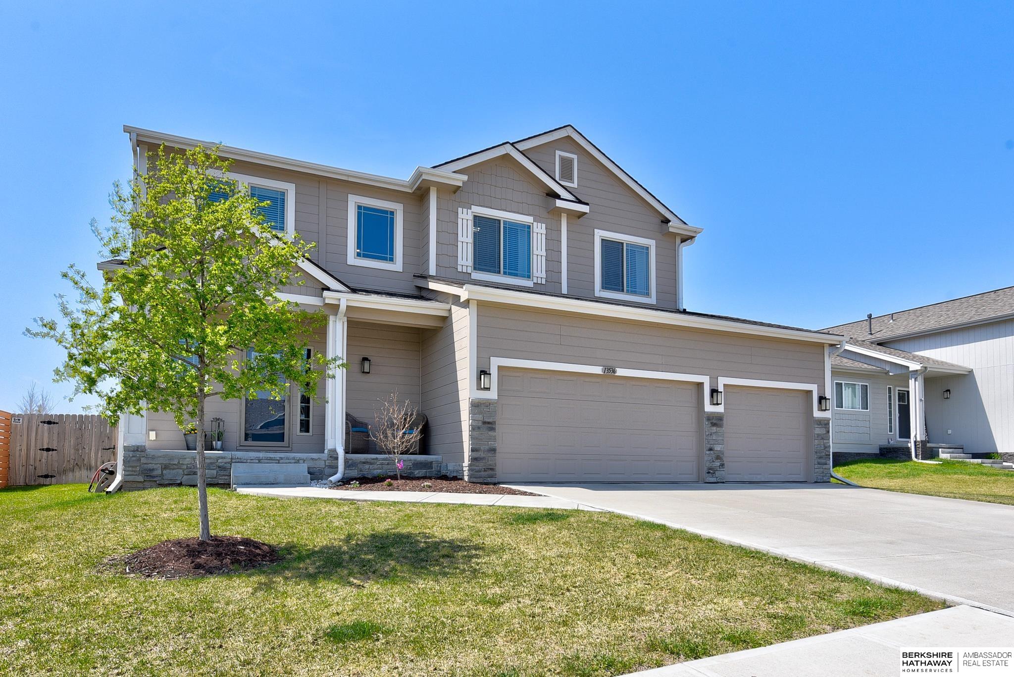 Papillion, Nebraska 68133, United States, 4 Bedrooms Bedrooms, ,3 BathroomsBathrooms,Residential,Active,113407