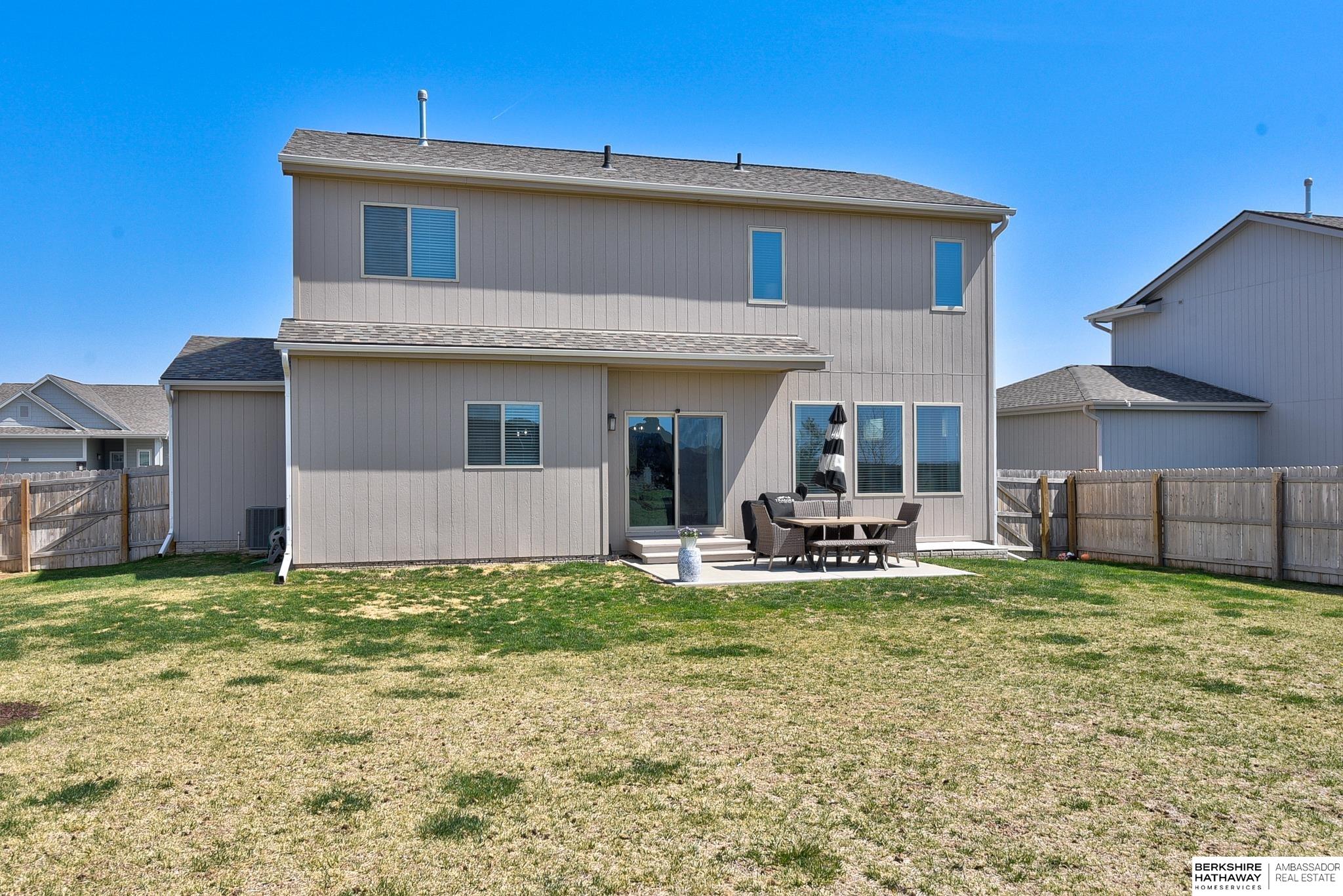 Papillion, Nebraska 68133, United States, 4 Bedrooms Bedrooms, ,3 BathroomsBathrooms,Residential,Active,113407