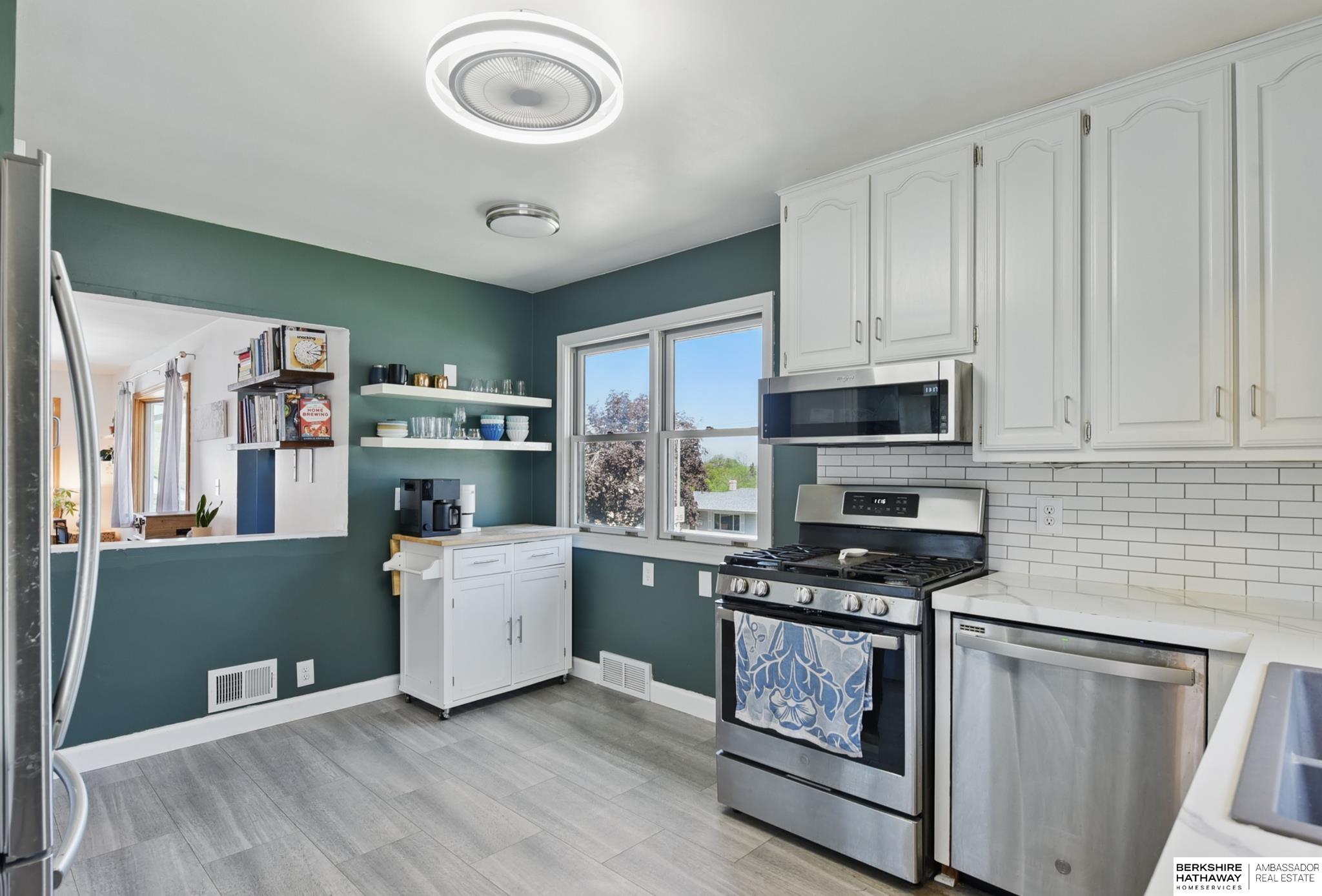 Omaha, Nebraska 68105, United States, 3 Bedrooms Bedrooms, ,2 BathroomsBathrooms,Residential,Pending,124173