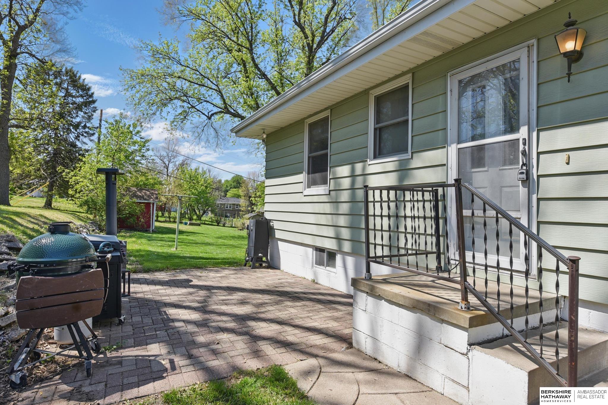 Omaha, Nebraska 68105, United States, 3 Bedrooms Bedrooms, ,2 BathroomsBathrooms,Residential,Pending,124173