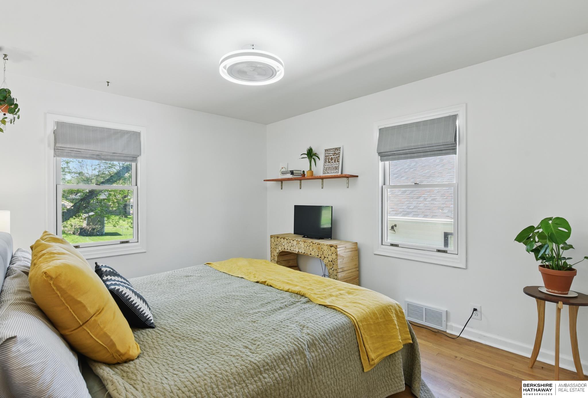 Omaha, Nebraska 68105, United States, 3 Bedrooms Bedrooms, ,2 BathroomsBathrooms,Residential,Pending,124173