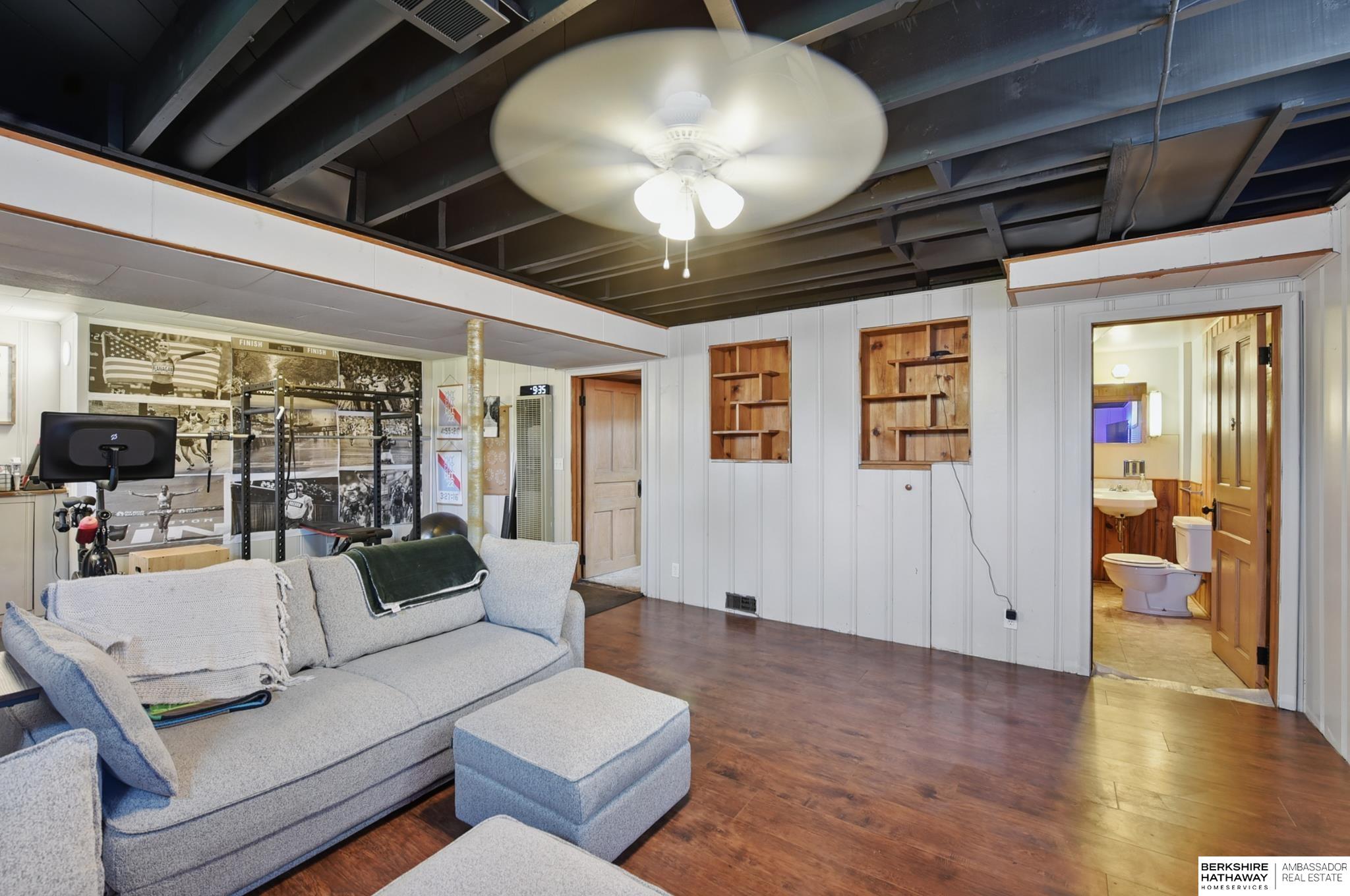 Omaha, Nebraska 68105, United States, 3 Bedrooms Bedrooms, ,2 BathroomsBathrooms,Residential,Pending,124173