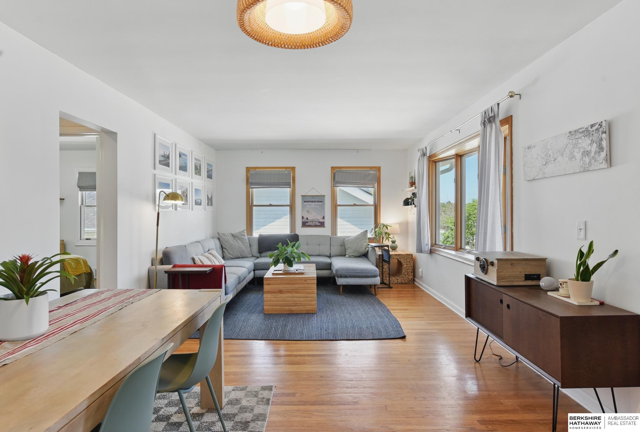 Omaha, Nebraska 68105, United States, 3 Bedrooms Bedrooms, ,2 BathroomsBathrooms,Residential,Pending,124173