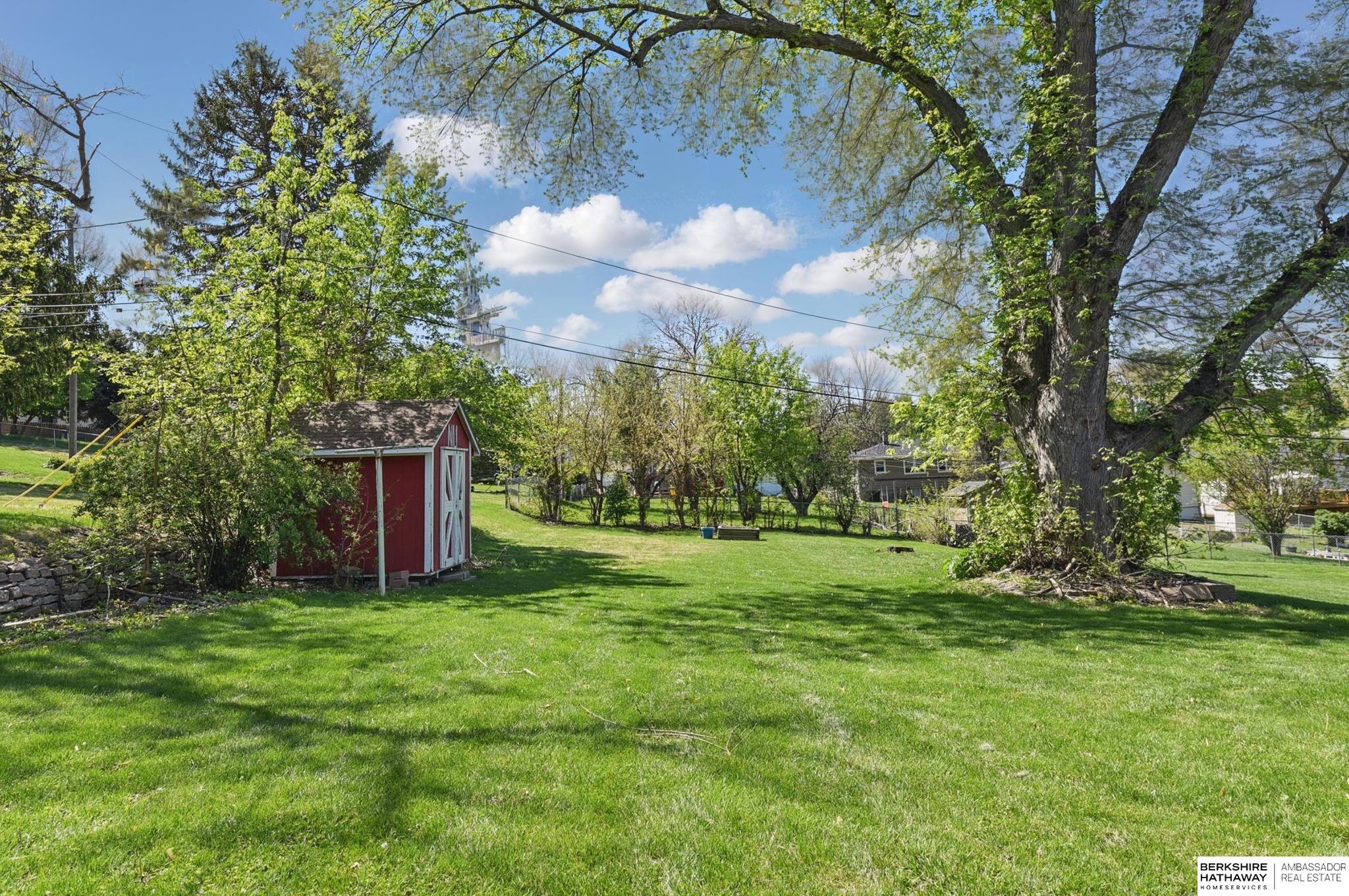 Omaha, Nebraska 68105, United States, 3 Bedrooms Bedrooms, ,2 BathroomsBathrooms,Residential,Pending,124173