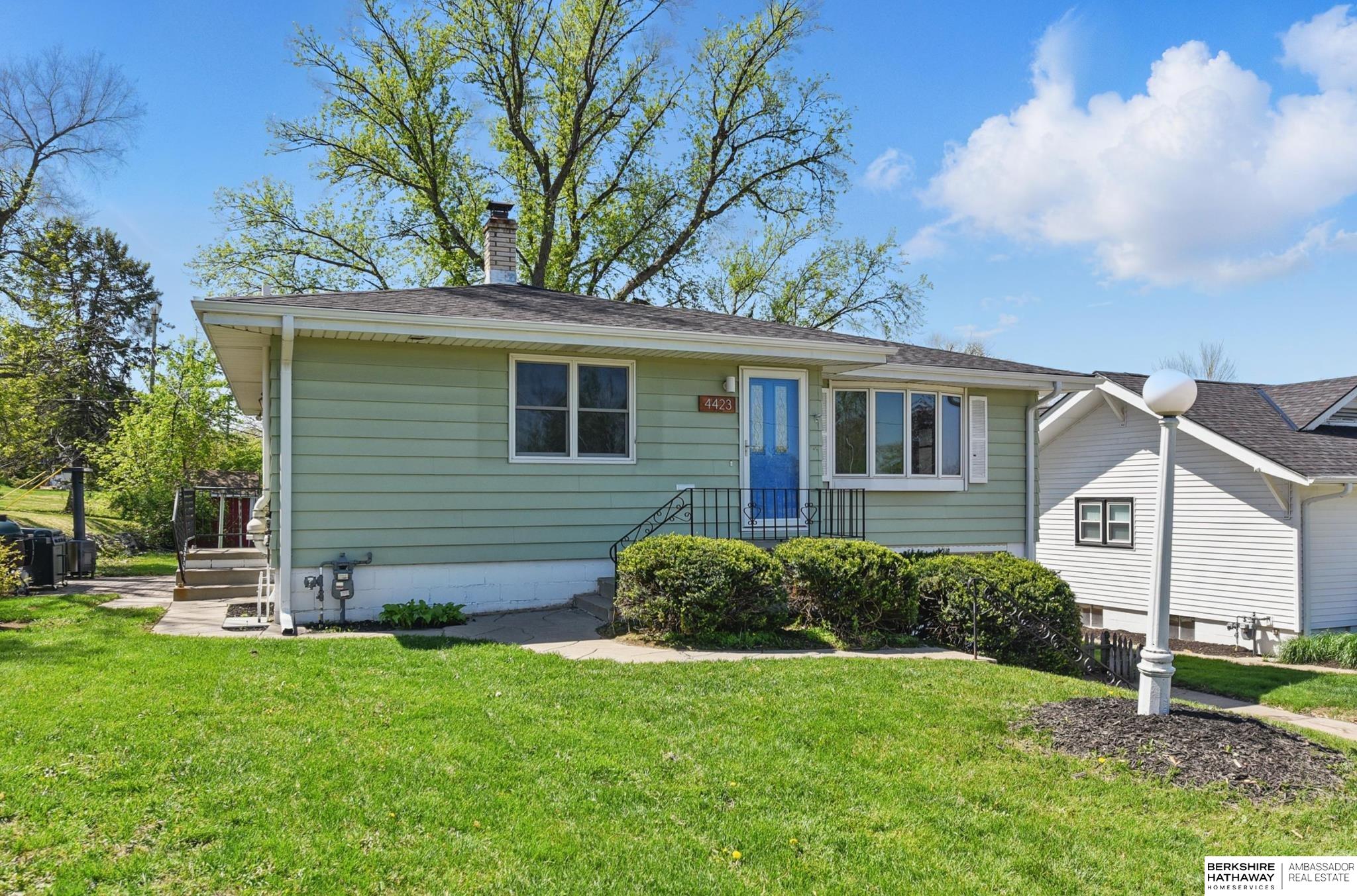 Omaha, Nebraska 68105, United States, 3 Bedrooms Bedrooms, ,2 BathroomsBathrooms,Residential,Pending,124173